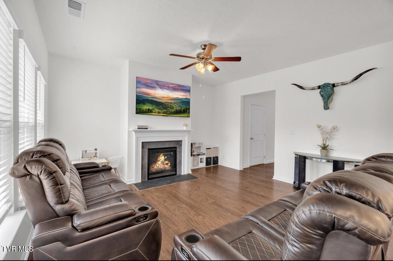 1395 Willow Springs Drive Property Photo 10