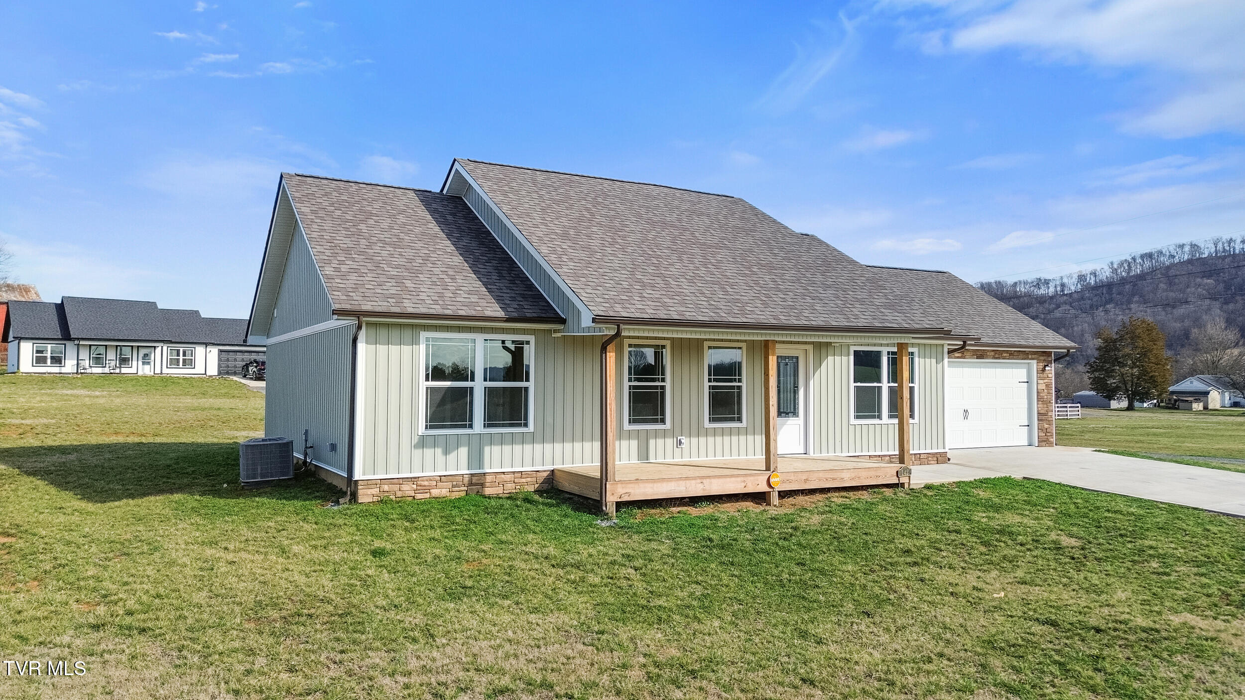 142 Owens Road Property Photo 3