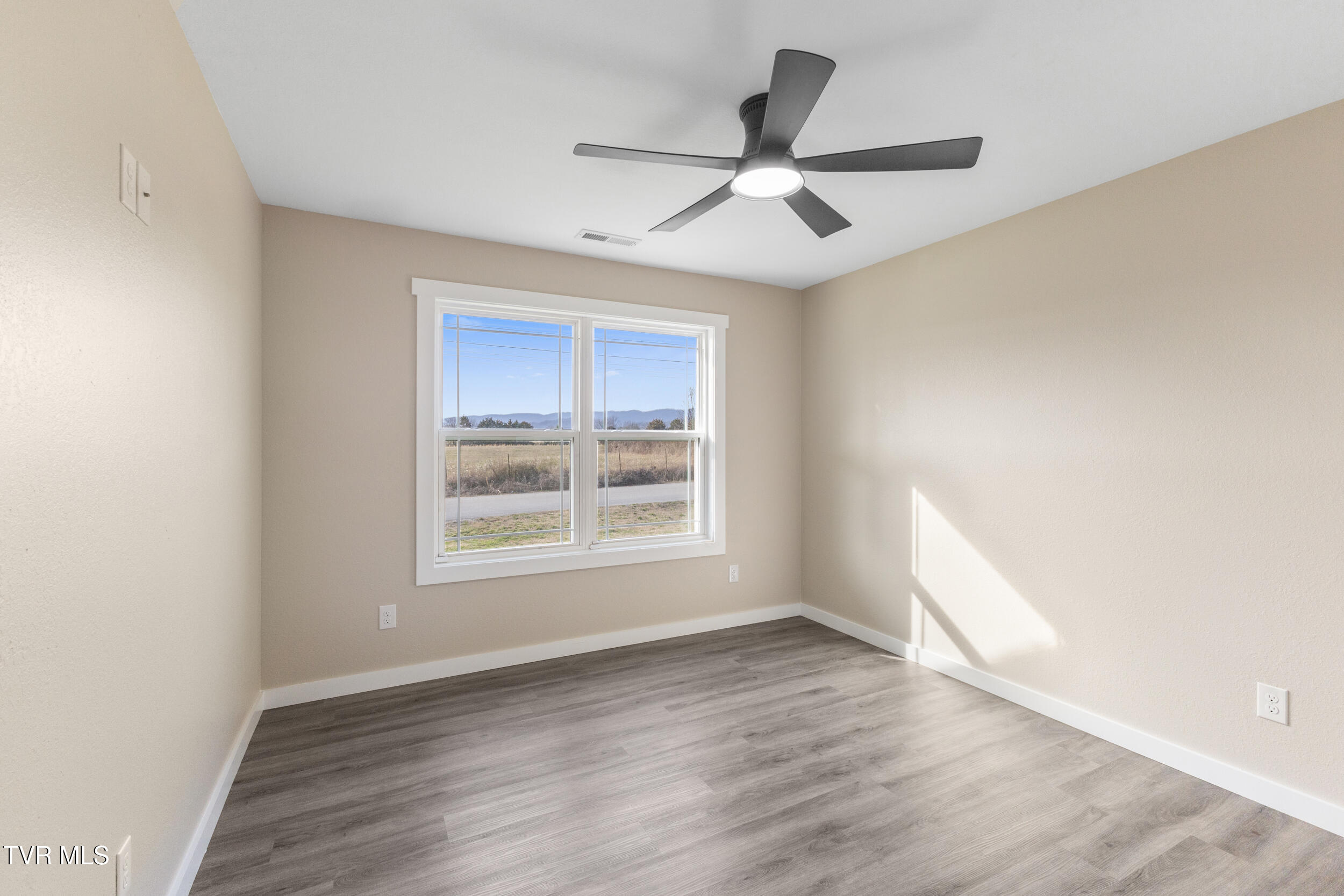 142 Owens Road Property Photo 16