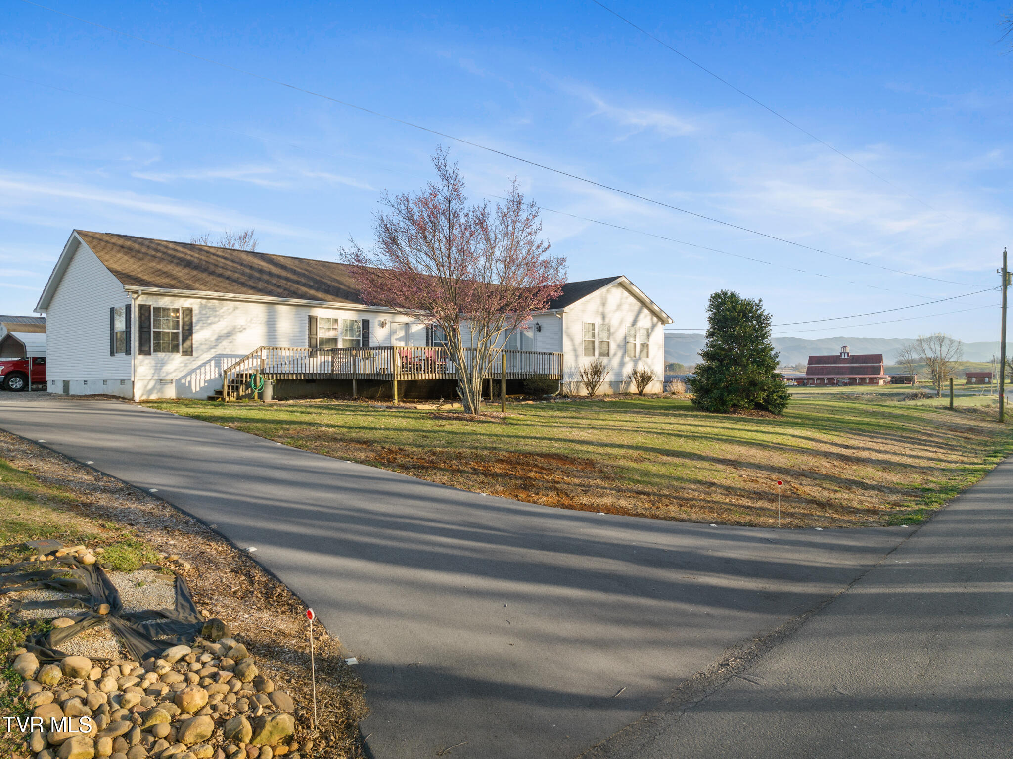 350 Davy Crockett Road Property Photo