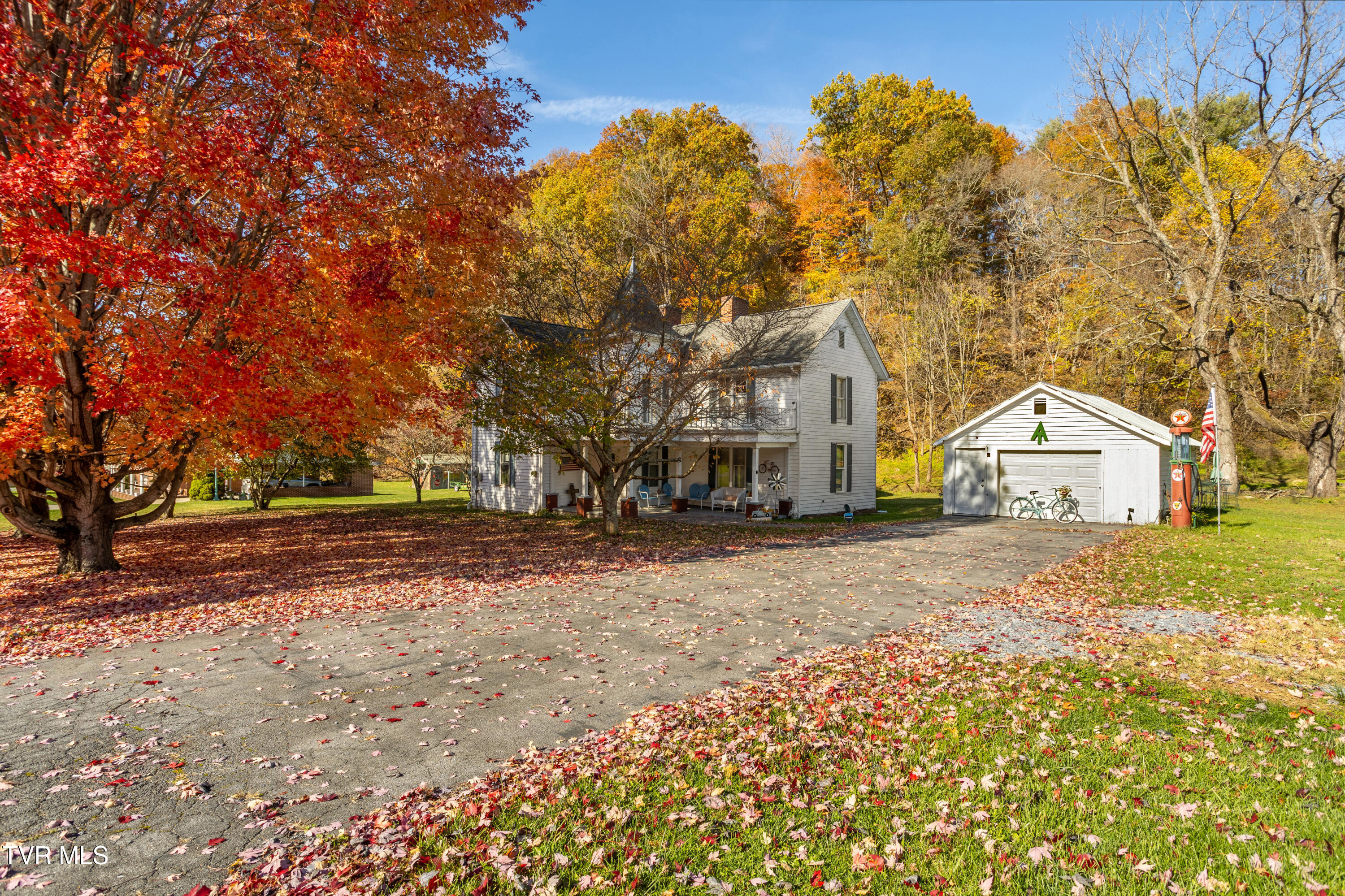 21786 Monroe Road Property Photo