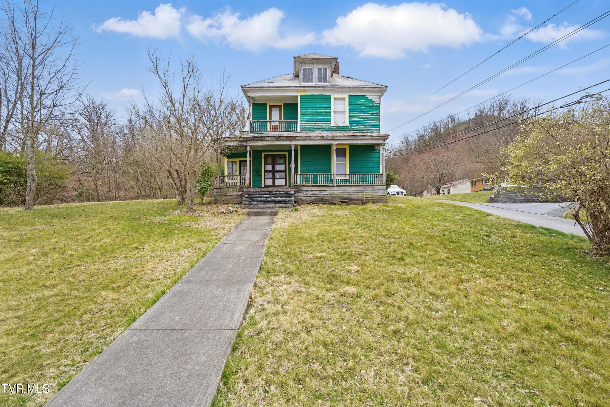 1030 Hill Street Property Photo 3