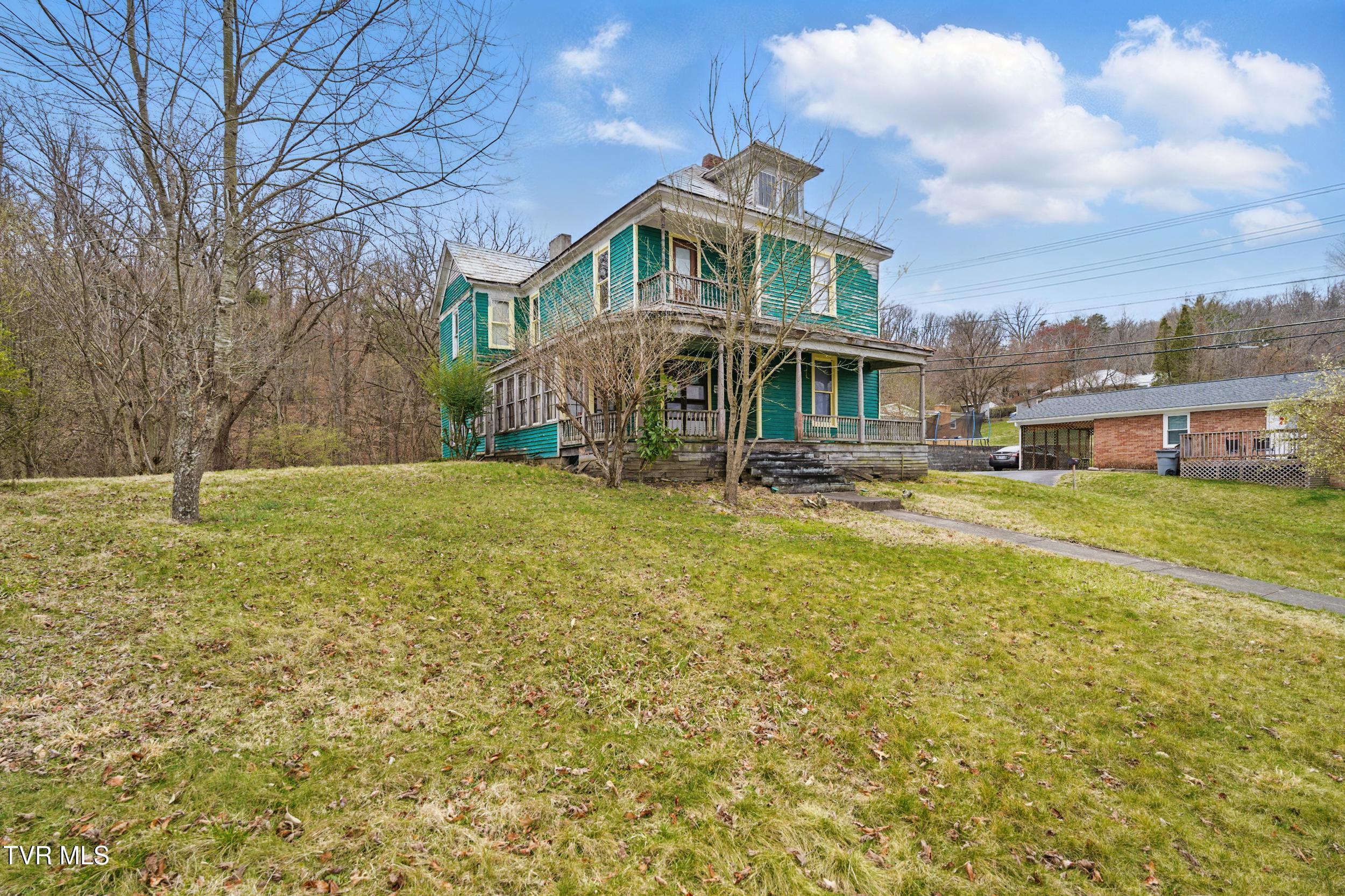 1030 Hill Street Property Photo 5