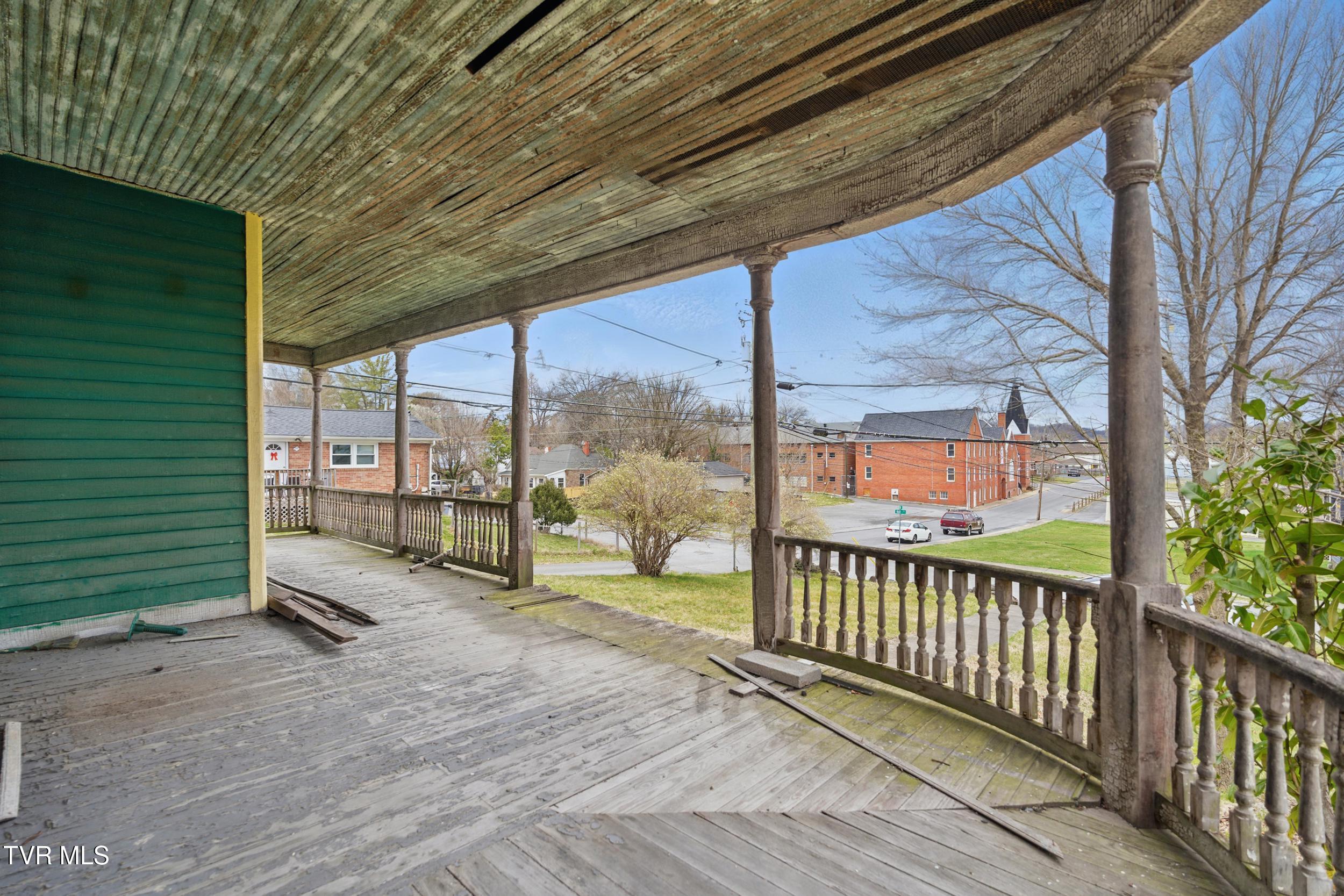 1030 Hill Street Property Photo 6