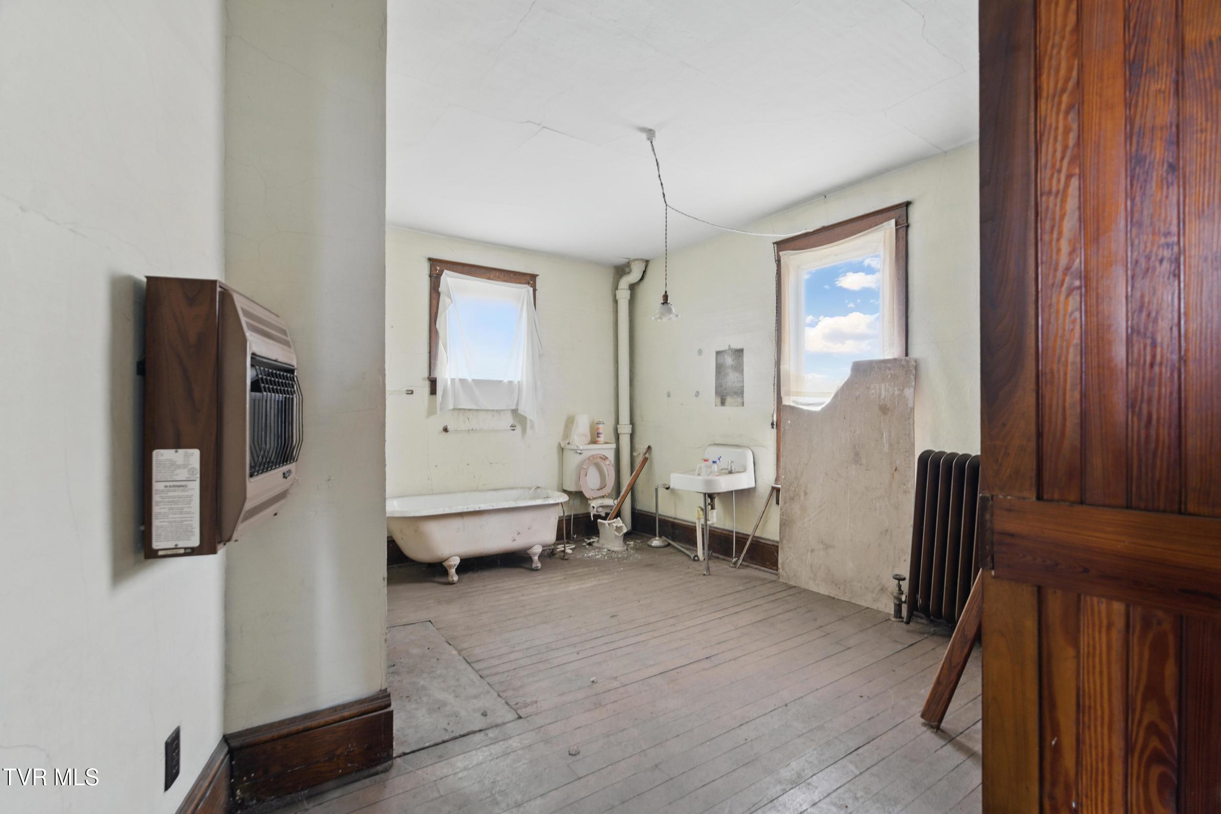 1030 Hill Street Property Photo 21