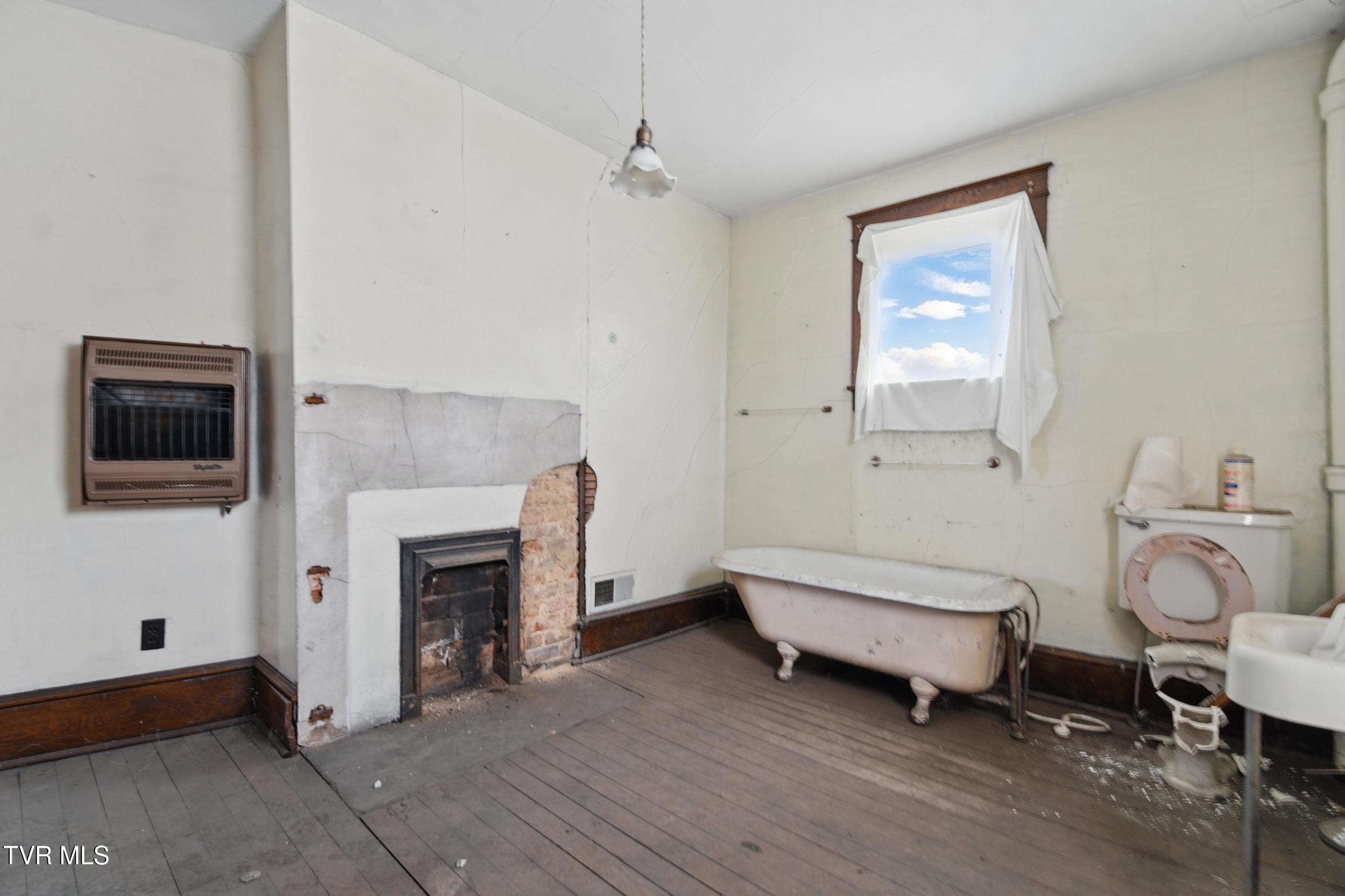 1030 Hill Street Property Photo 22