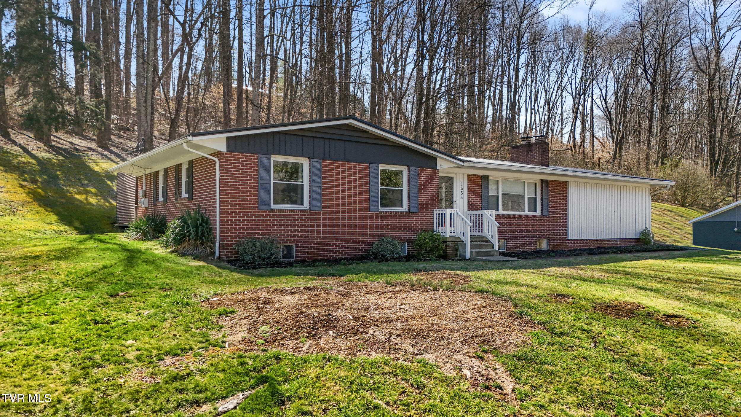 1556 East Shawnee Avenue Property Photo