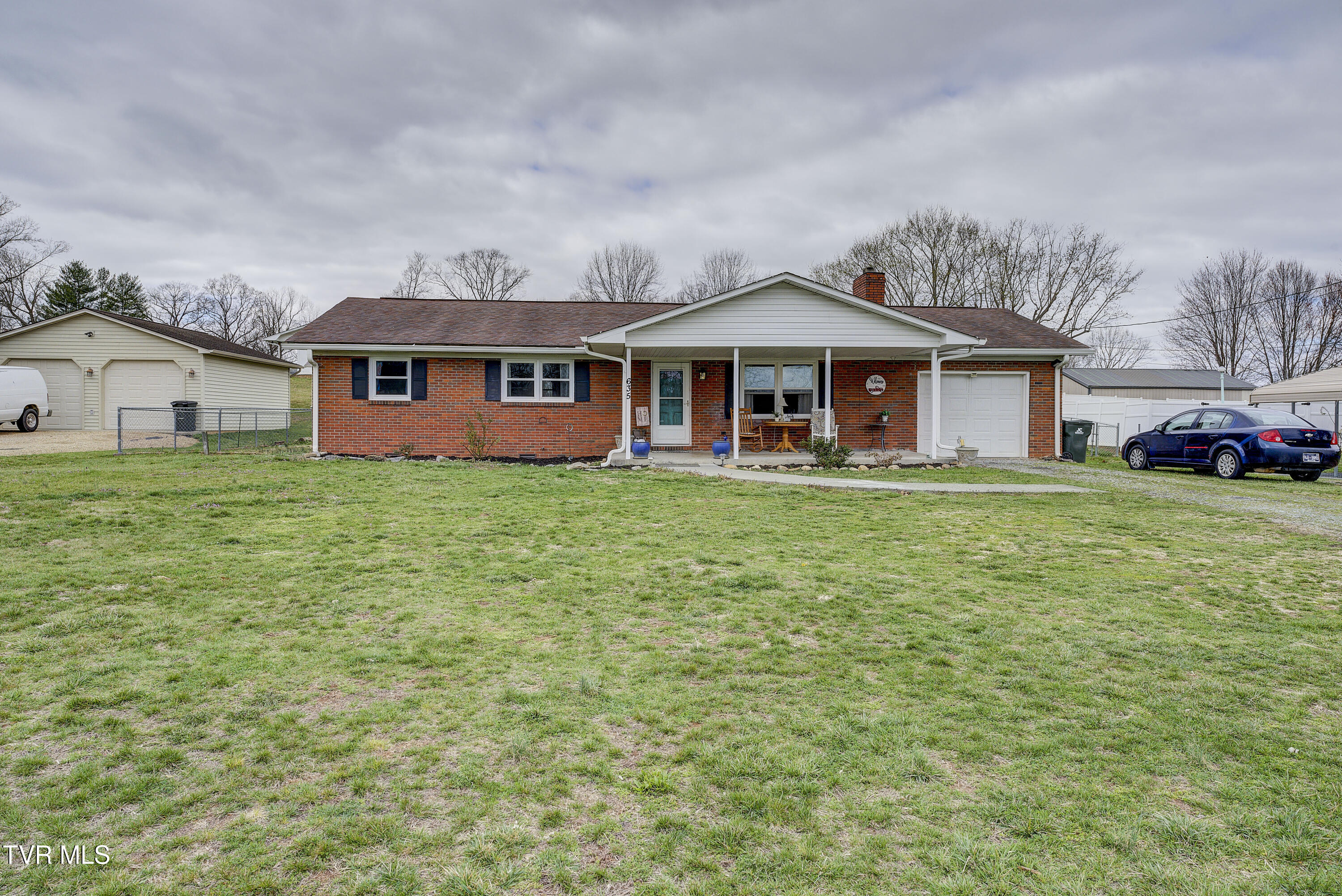 635 Old Stage Road Property Photo 1