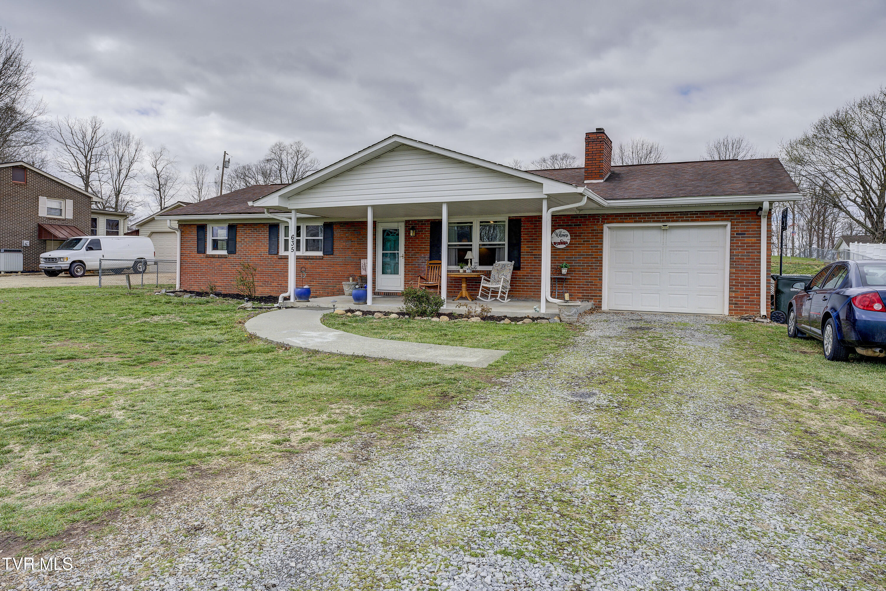 635 Old Stage Road Property Photo 2