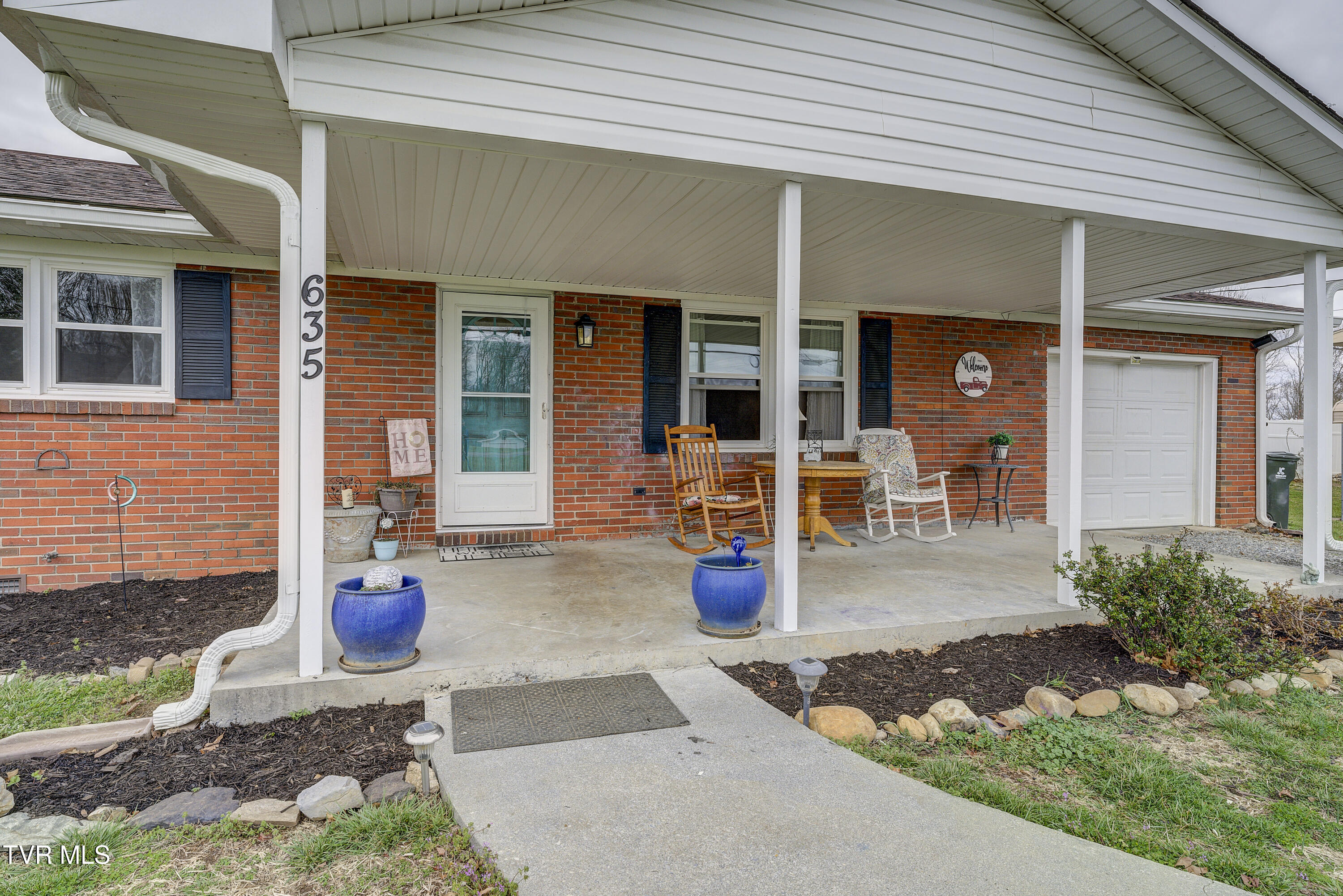 635 Old Stage Road Property Photo 3