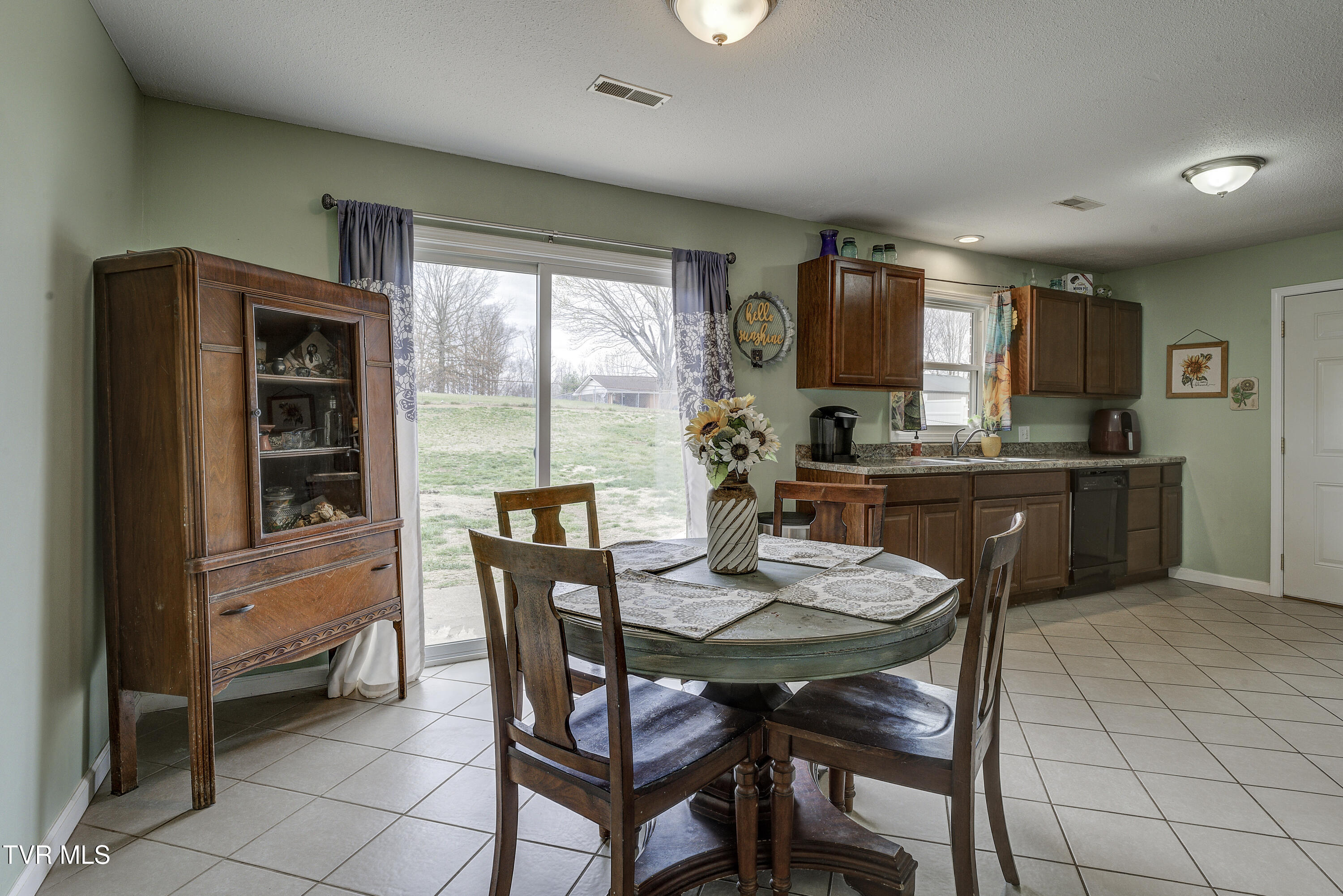 635 Old Stage Road Property Photo 12