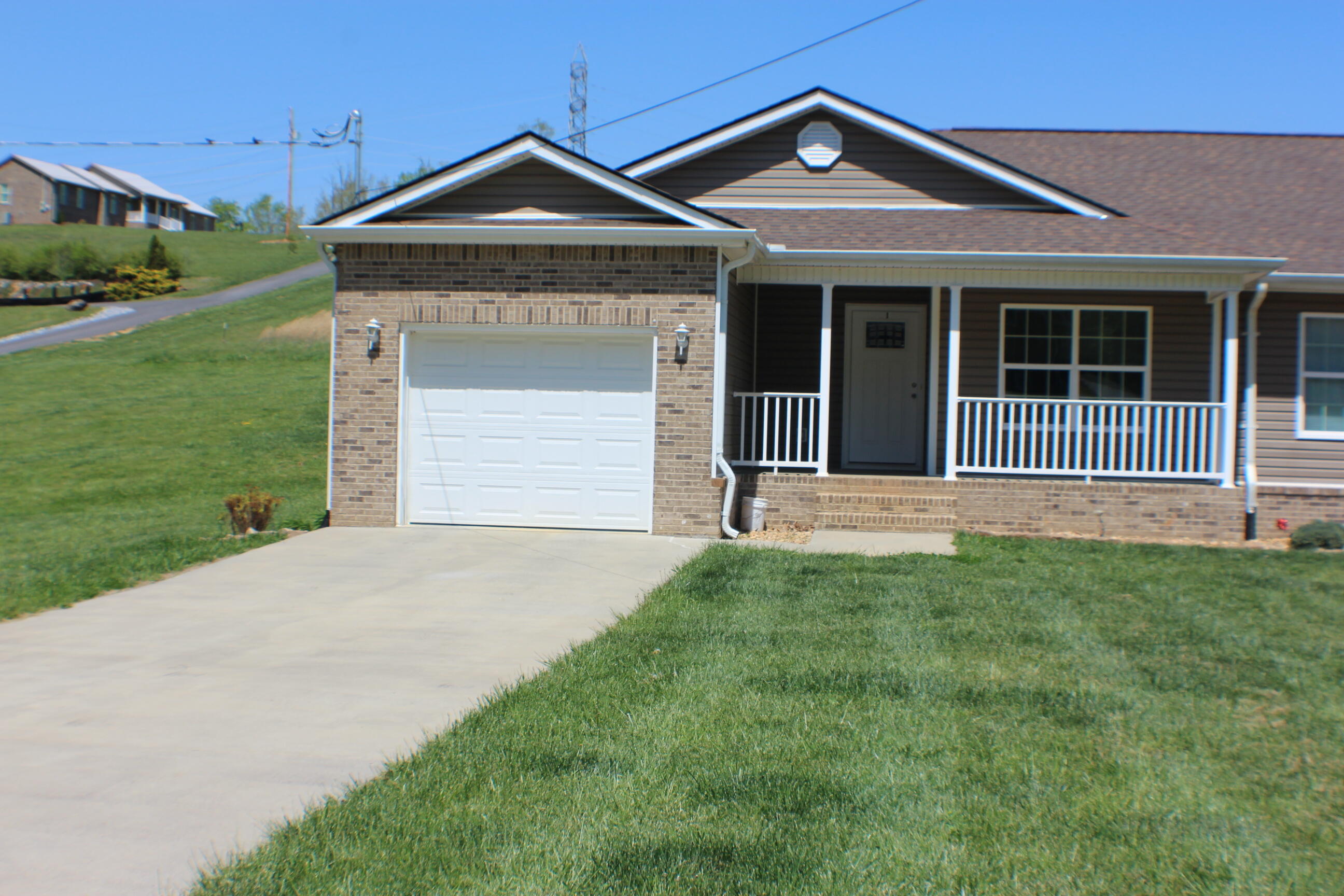 305 Mckenzie Drive Property Photo 1