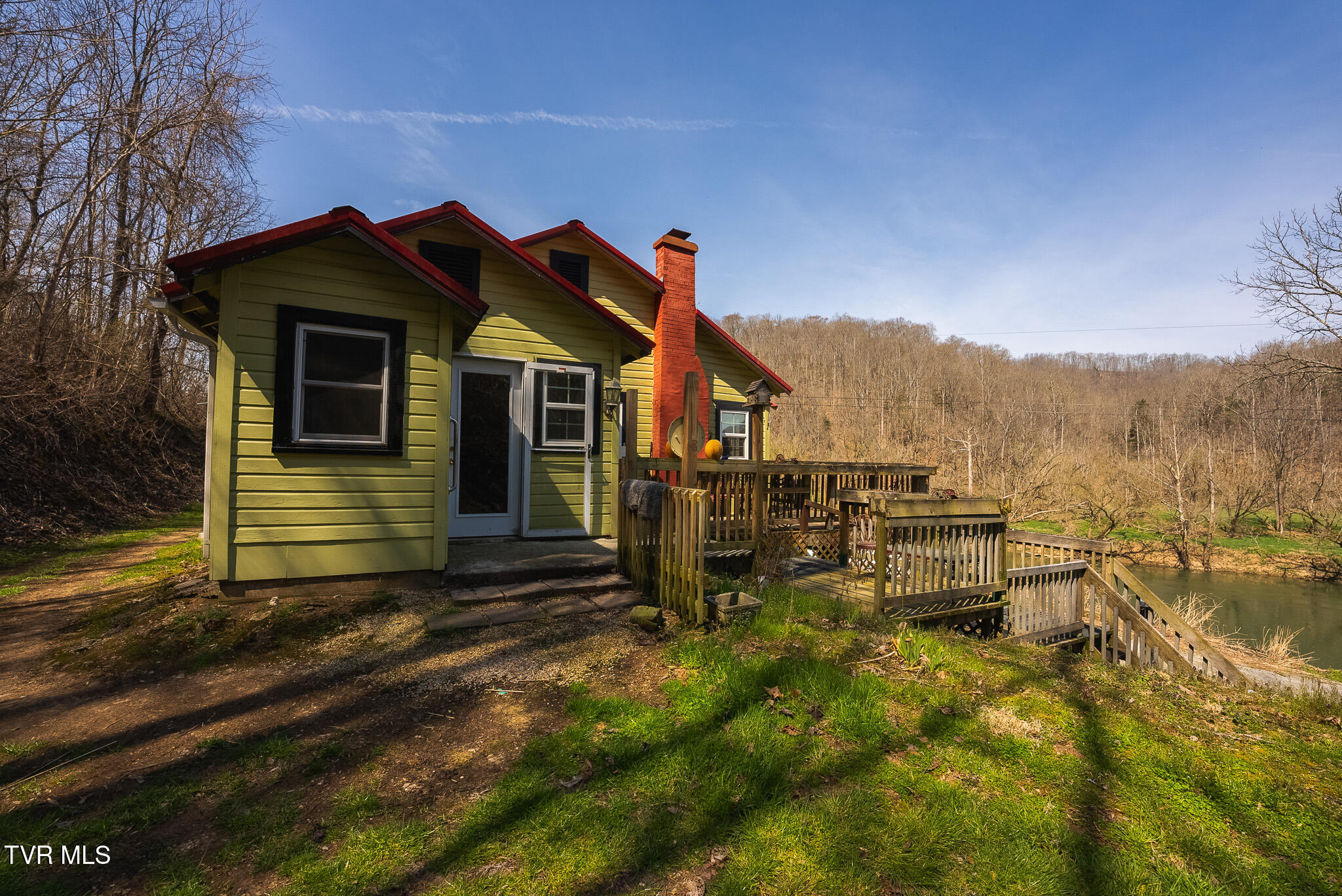 9950 Chestnut Ridge Road Property Photo 1