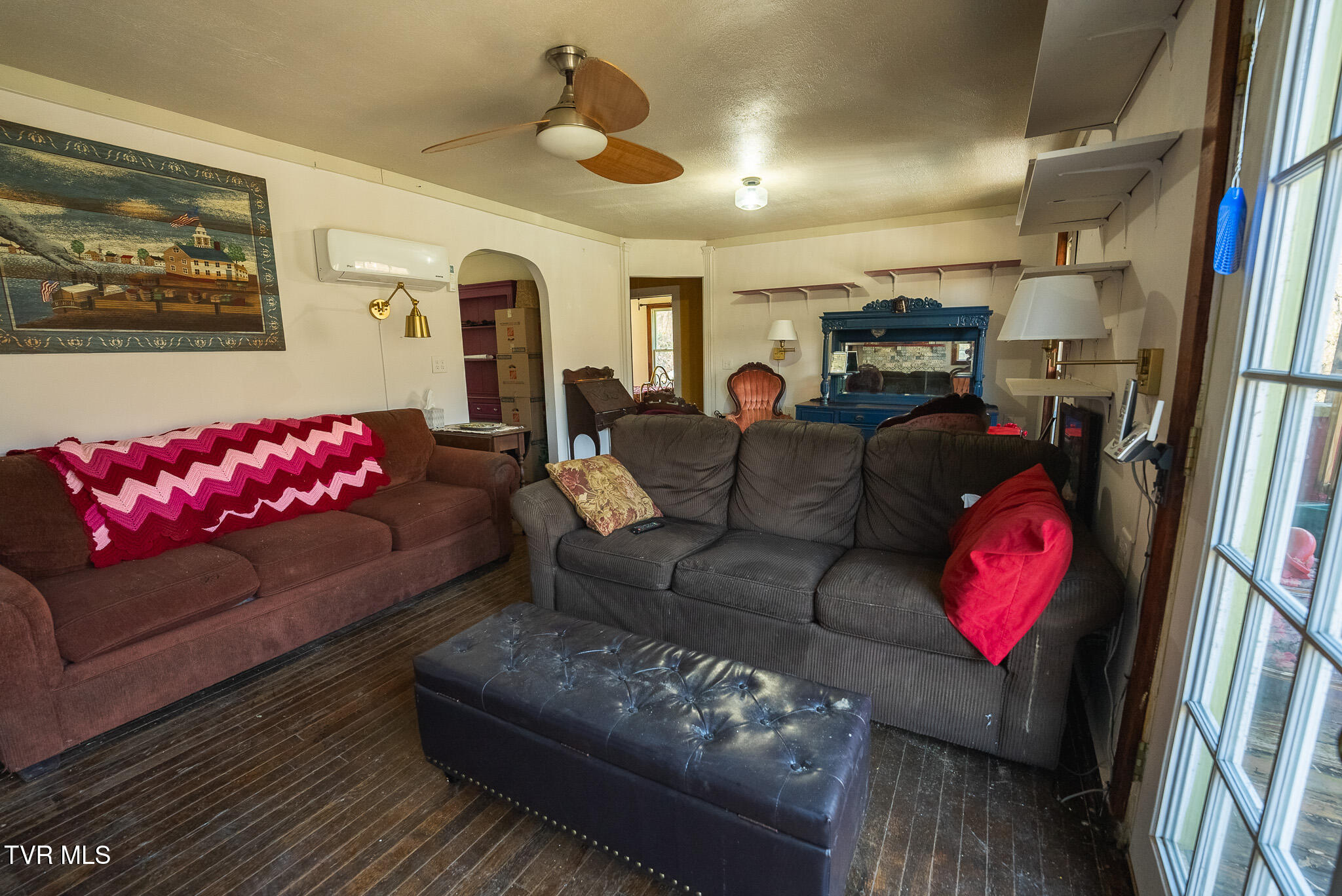 9950 Chestnut Ridge Road Property Photo 6