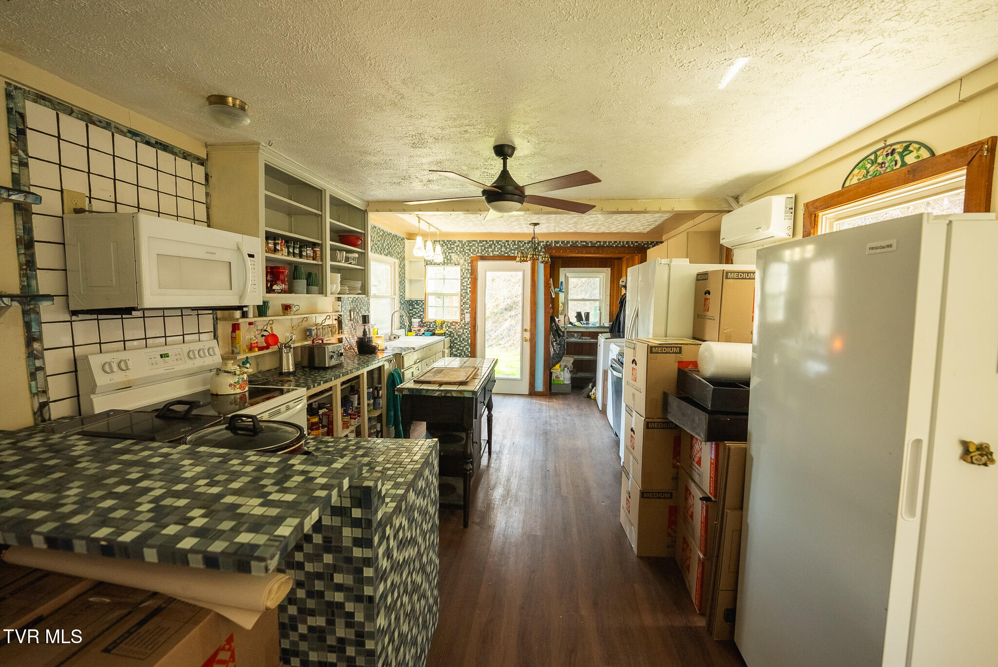 9950 Chestnut Ridge Road Property Photo 10