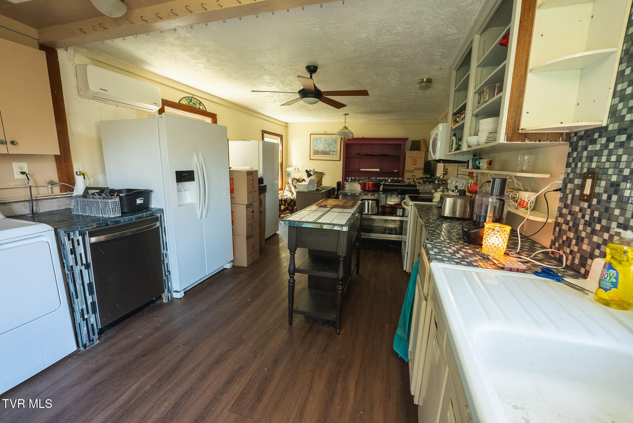 9950 Chestnut Ridge Road Property Photo 11