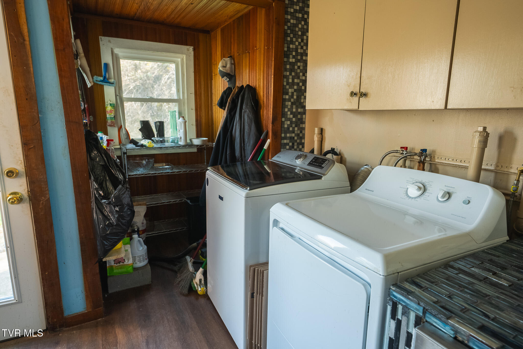 9950 Chestnut Ridge Road Property Photo 28