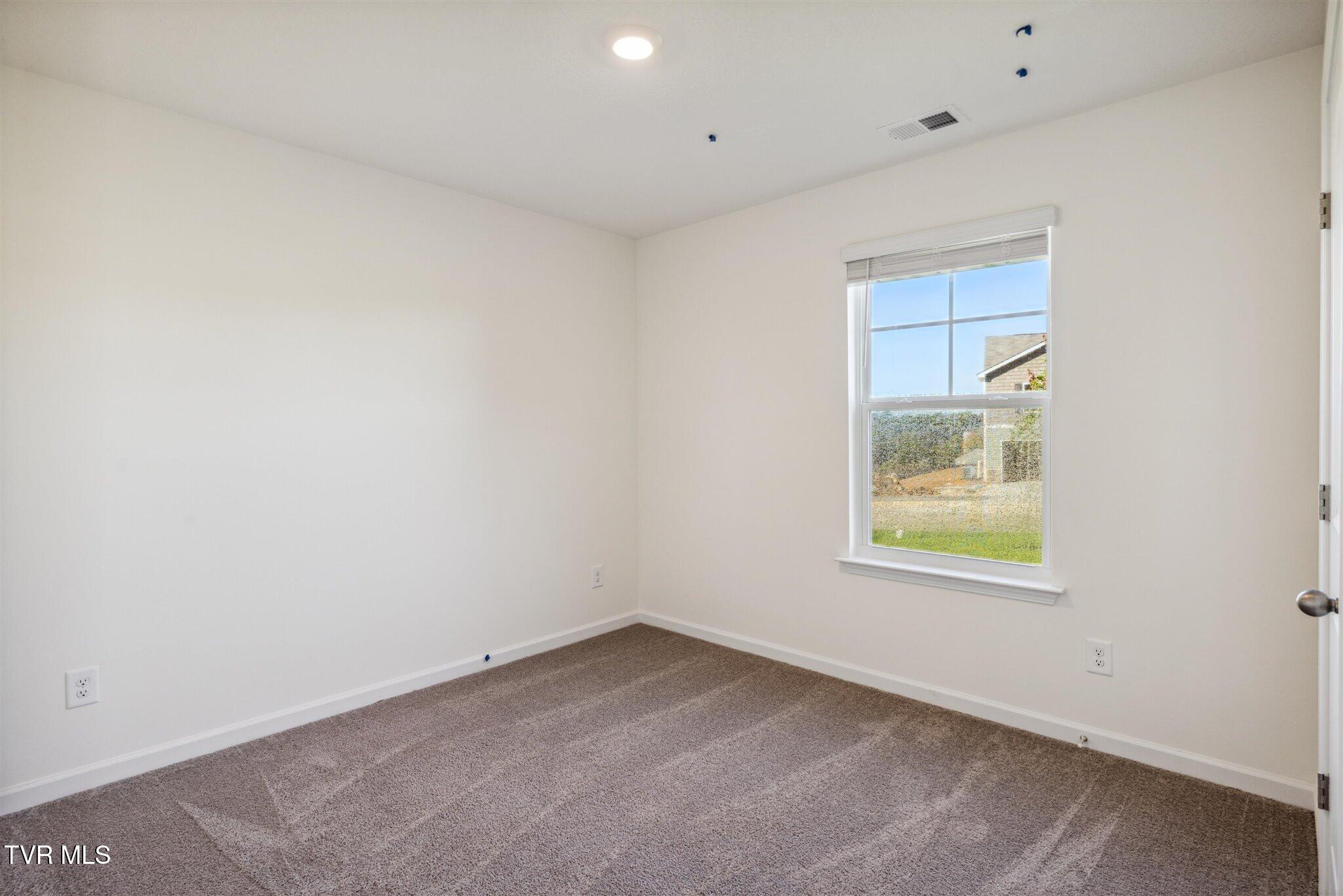 381 Arrowhead Drive Property Photo 4