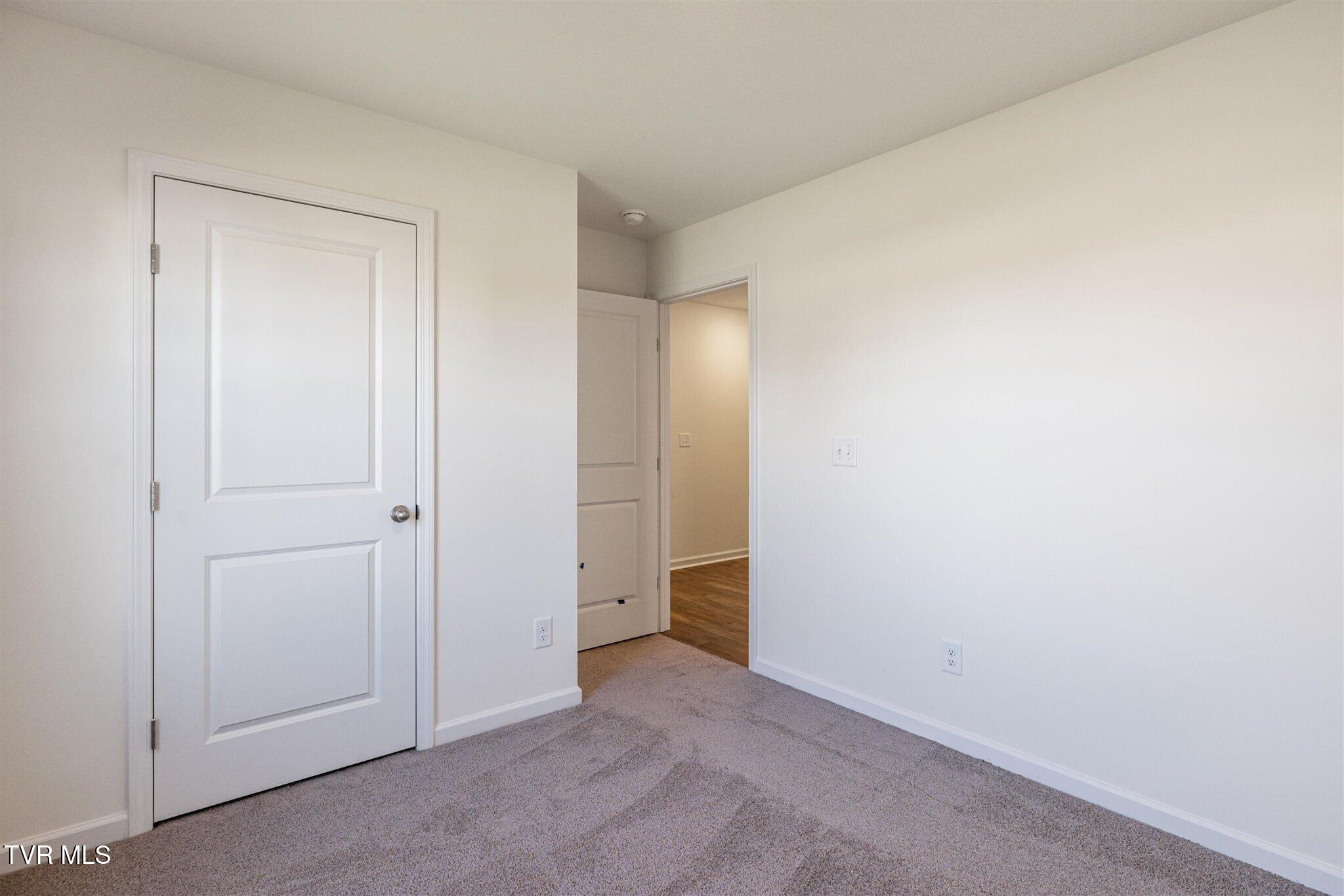 381 Arrowhead Drive Property Photo 5