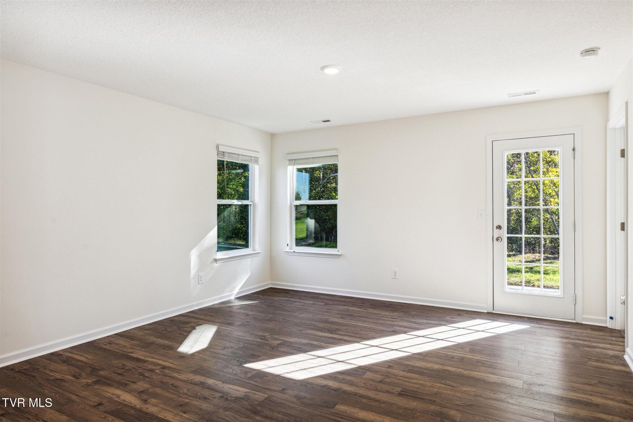 381 Arrowhead Drive Property Photo 16