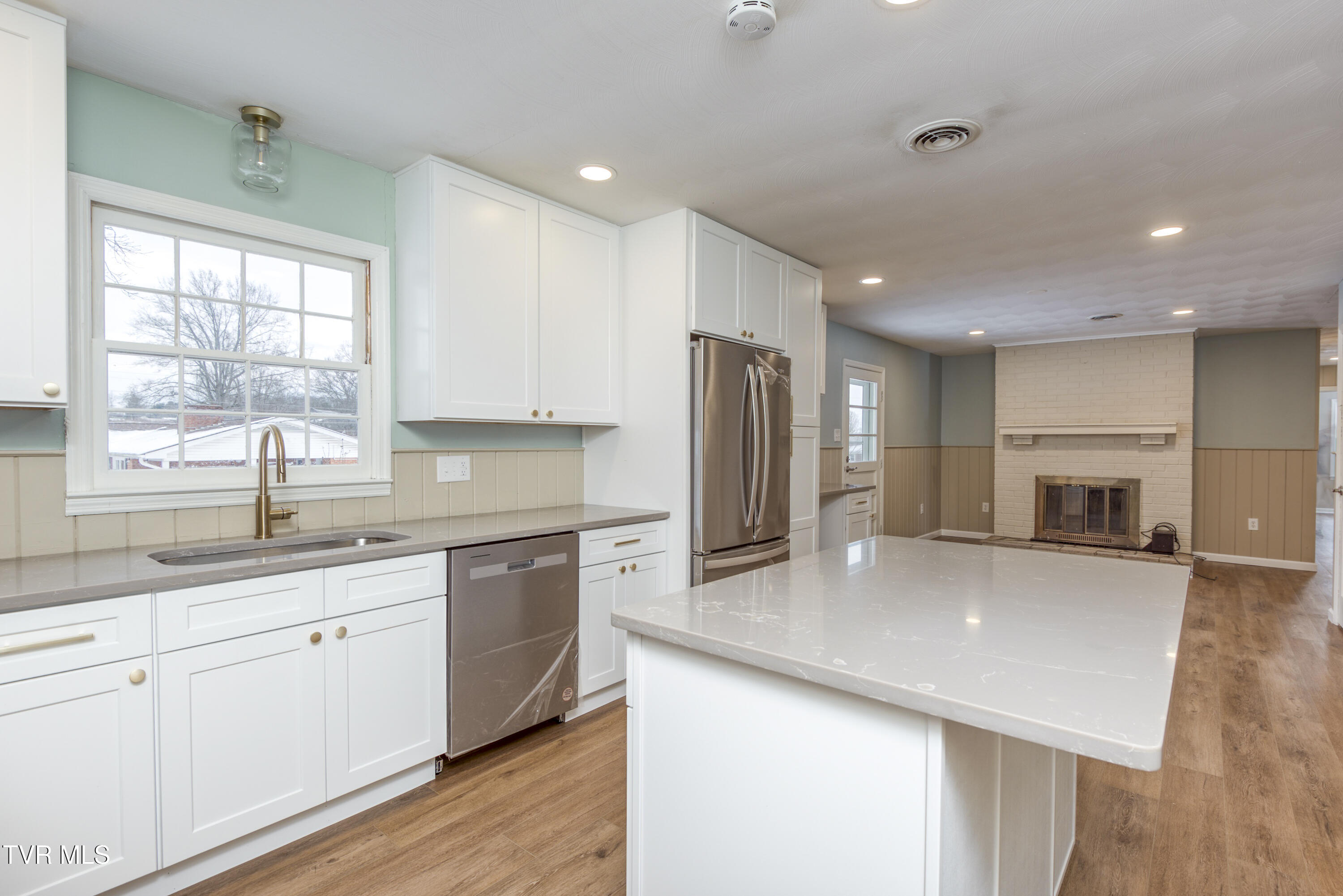 867 Northeast Wayne Avenue Property Photo 16