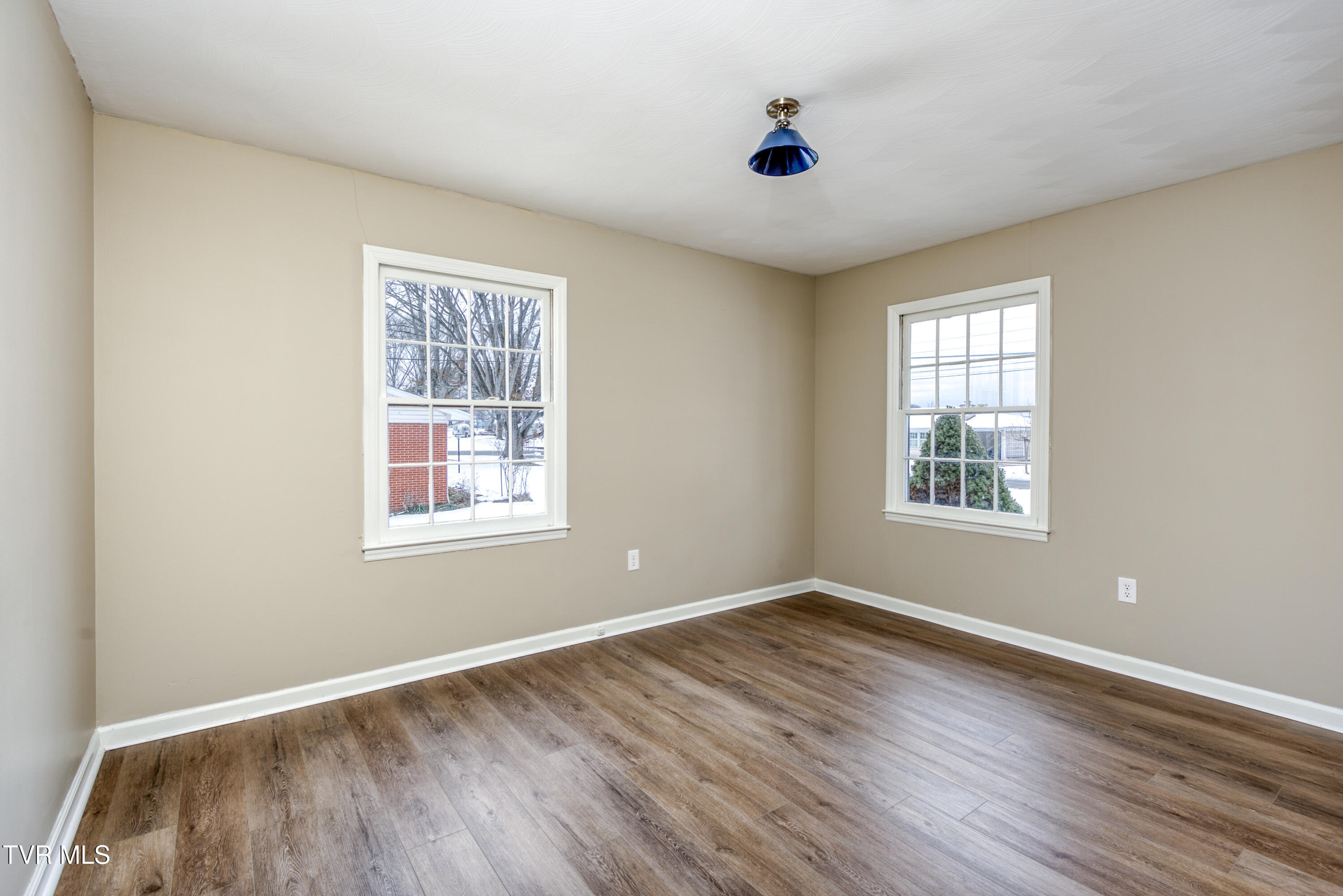 867 Northeast Wayne Avenue Property Photo 19