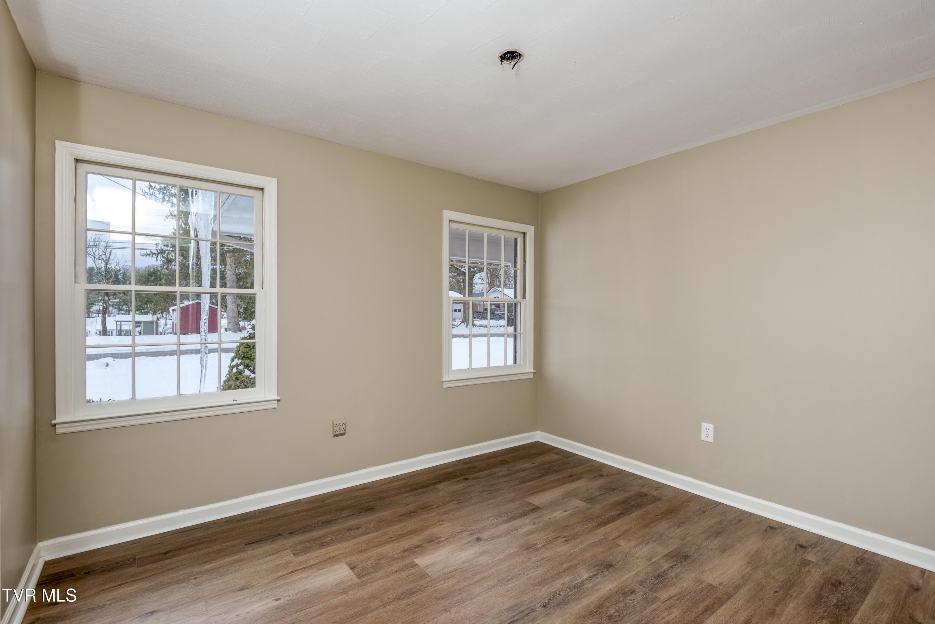 867 Northeast Wayne Avenue Property Photo 20