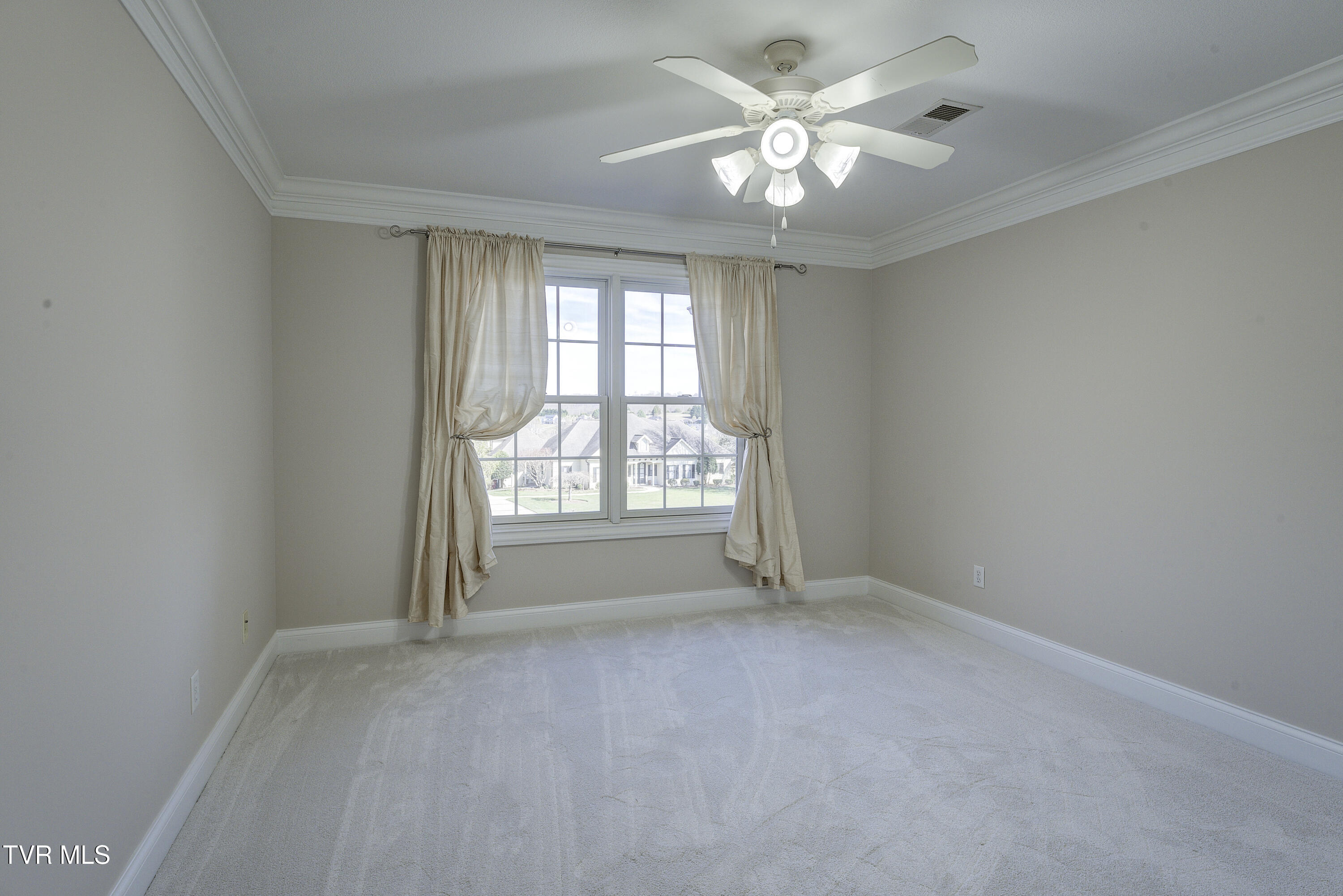405 Heather View Drive Property Photo 39