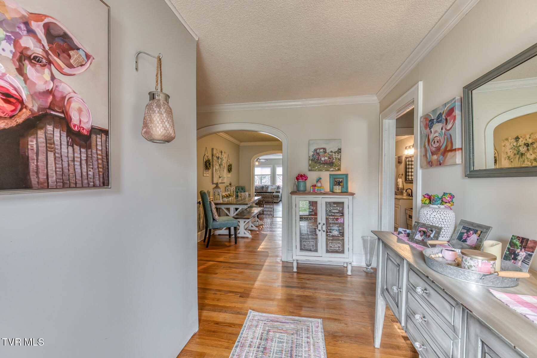526 Division Street Property Photo 4