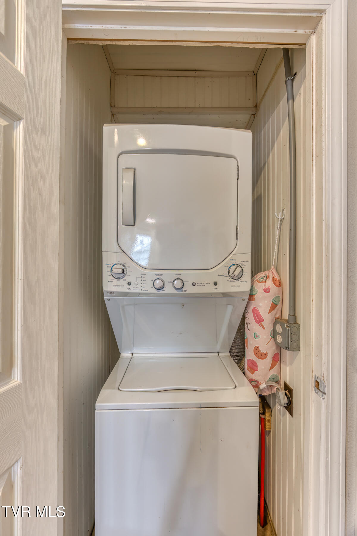 526 Division Street Property Photo 20