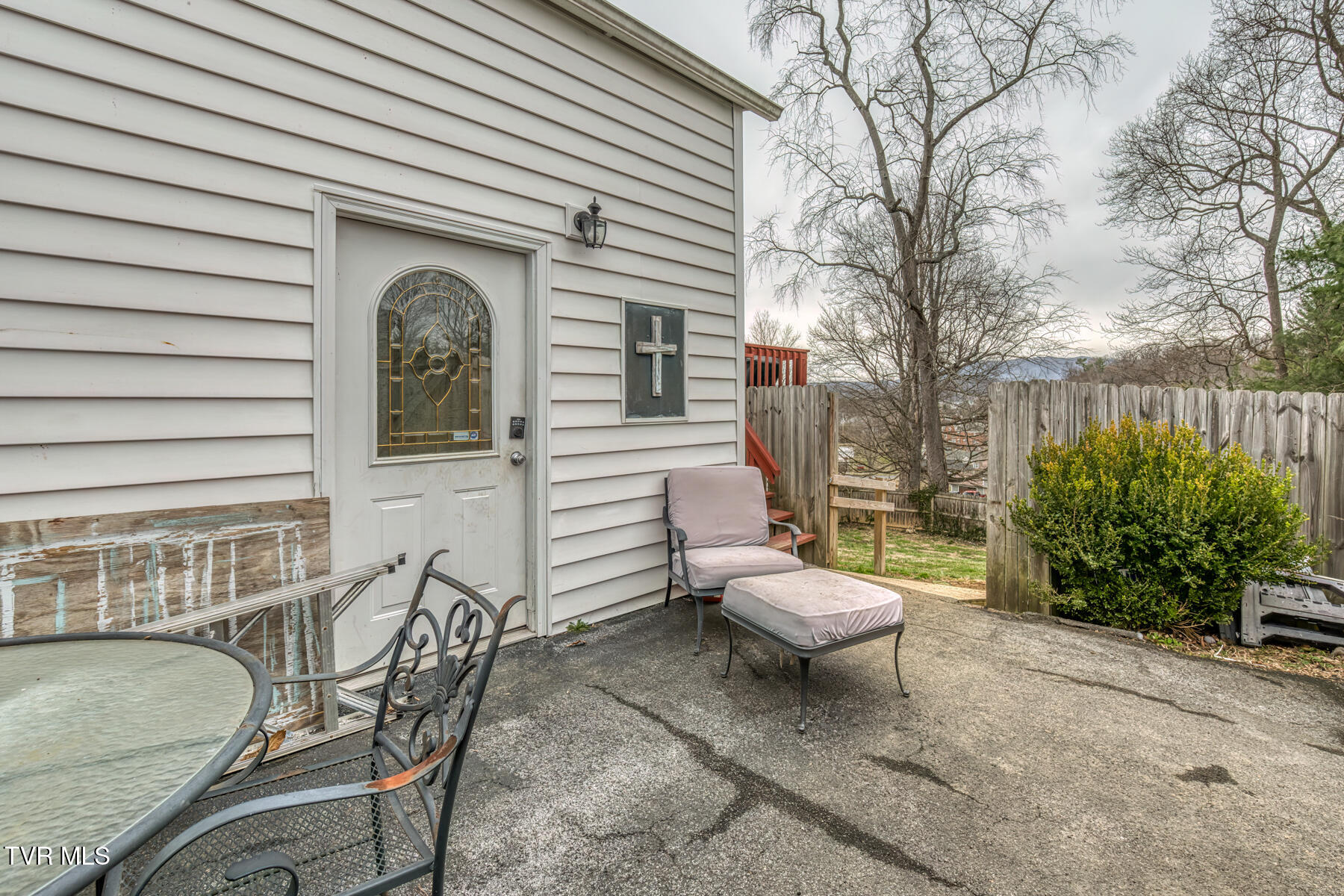 526 Division Street Property Photo 33