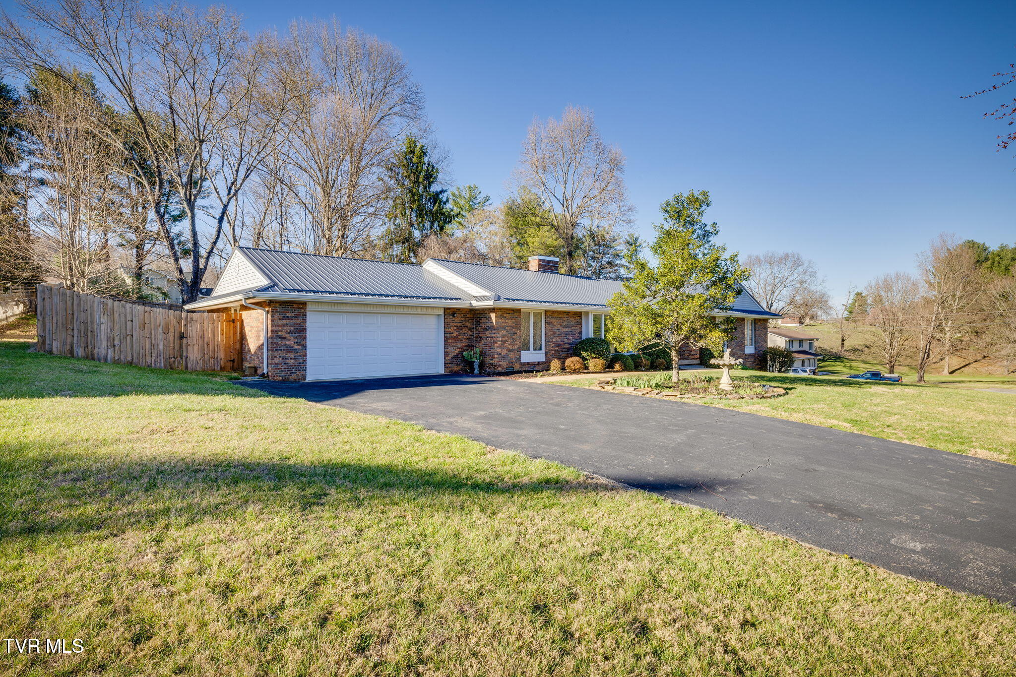 1066 Fall Creek Road Property Photo 2