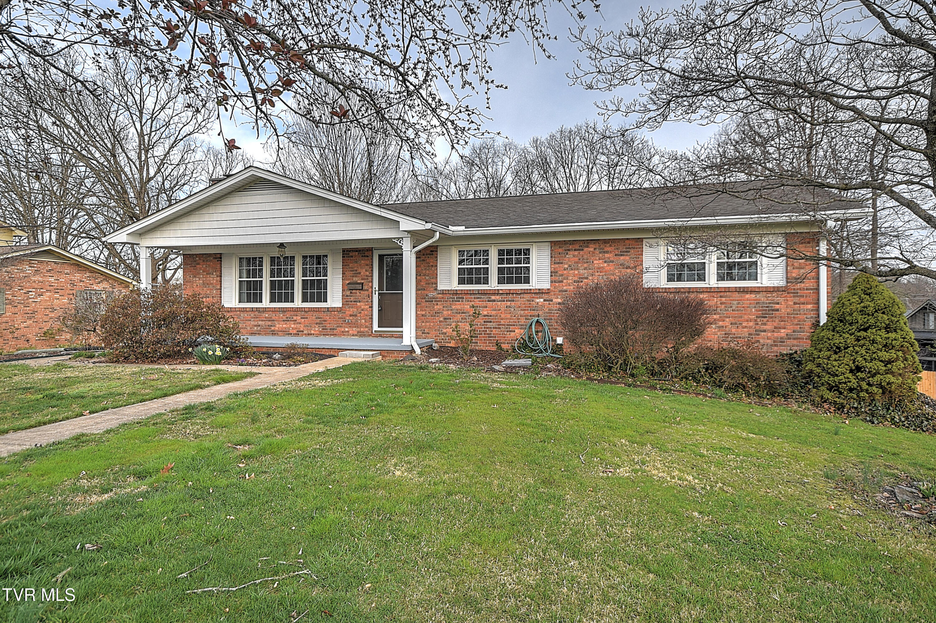 714 Montclair Drive Property Photo 4