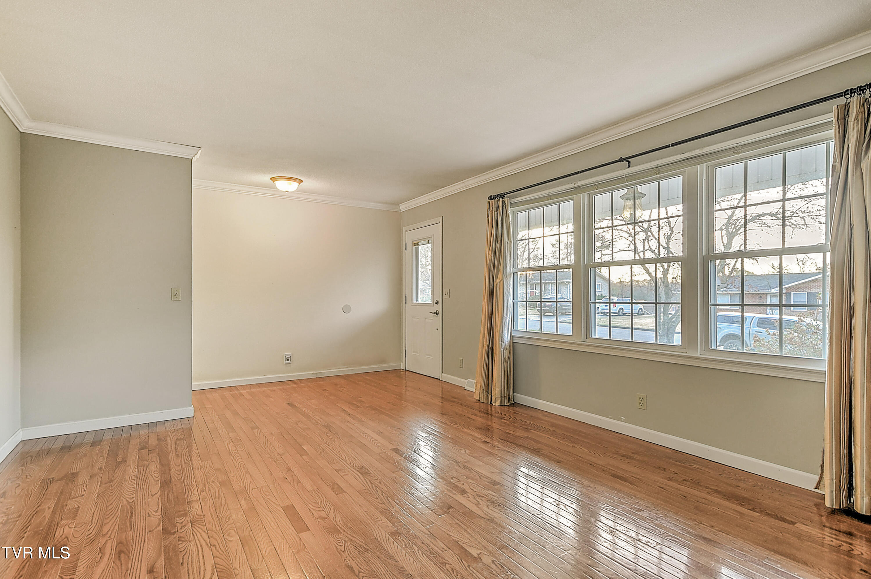 714 Montclair Drive Property Photo 10