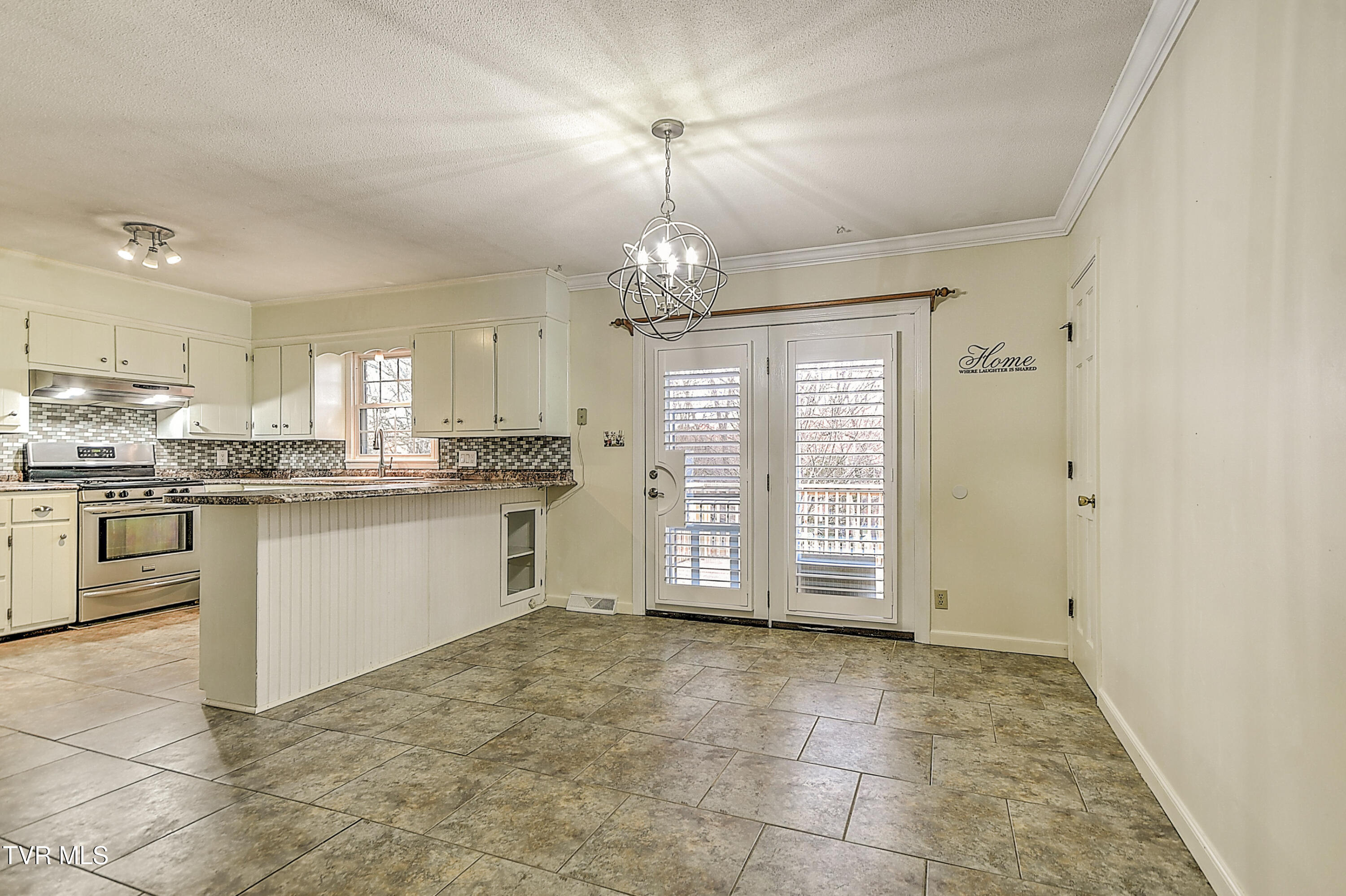 714 Montclair Drive Property Photo 12