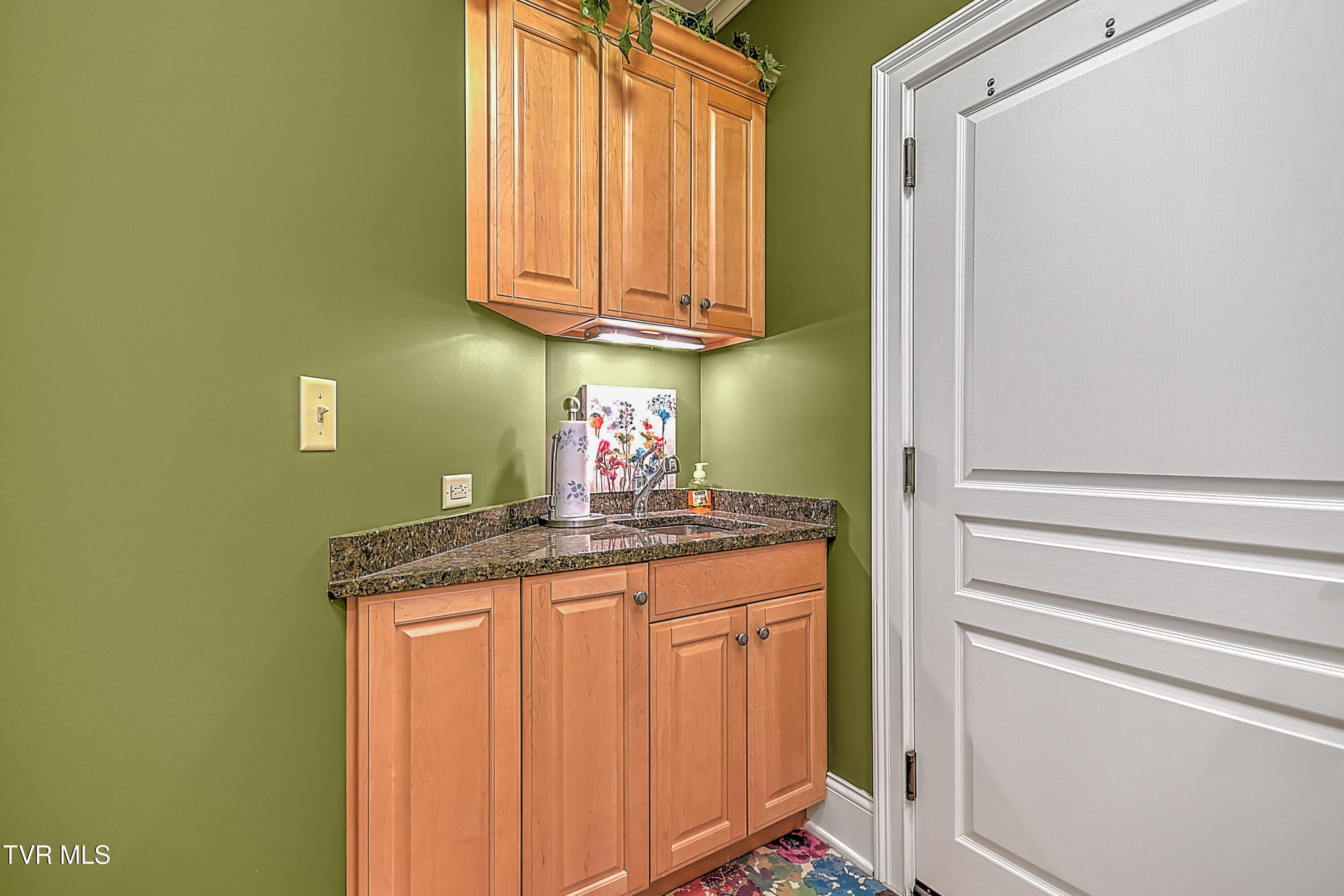351 Monroe Pvt Drive Property Photo 35