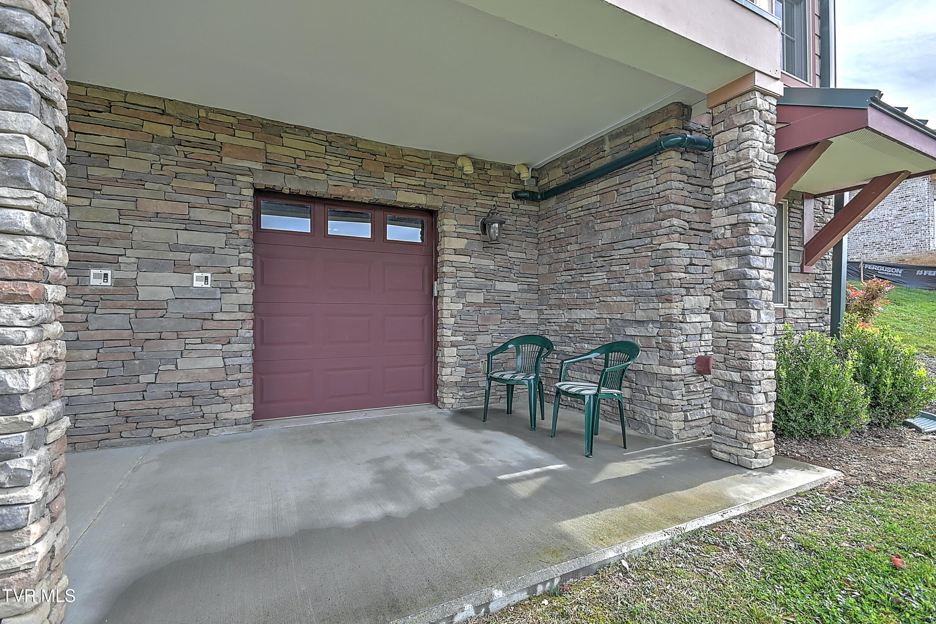 351 Monroe Pvt Drive Property Photo 55