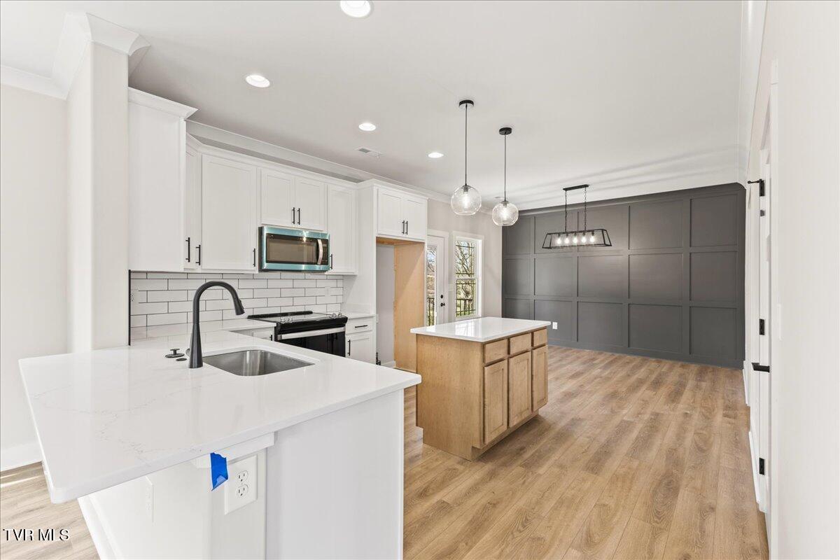 345 Azure Landing Property Photo 9