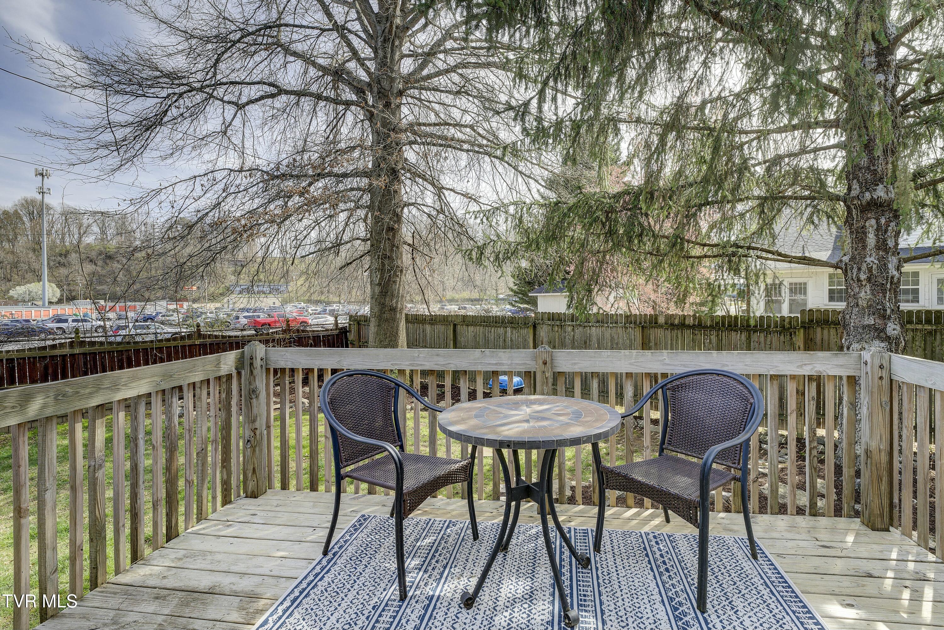 499 Twin Oaks Drive Property Photo 12