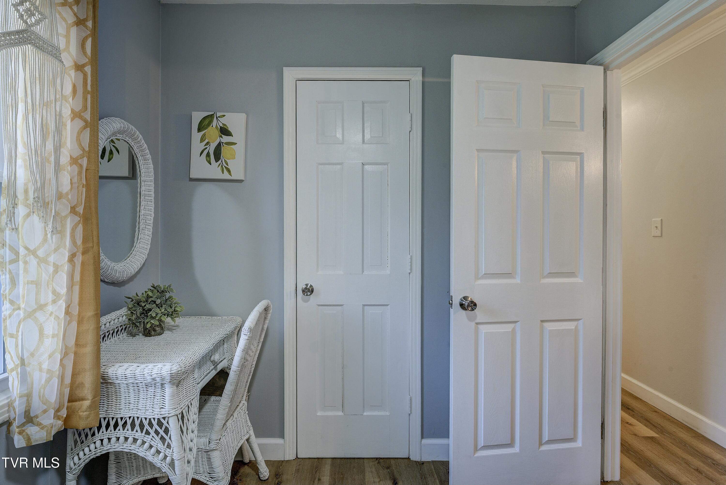 499 Twin Oaks Drive Property Photo 18