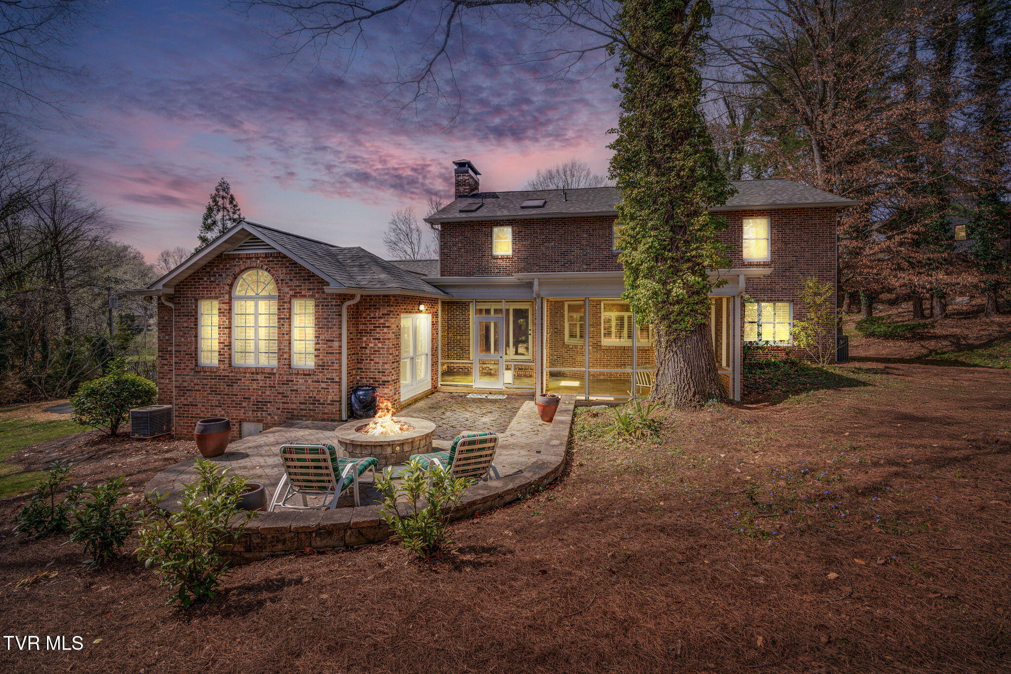 4113 Fox Lair Place Property Photo 4