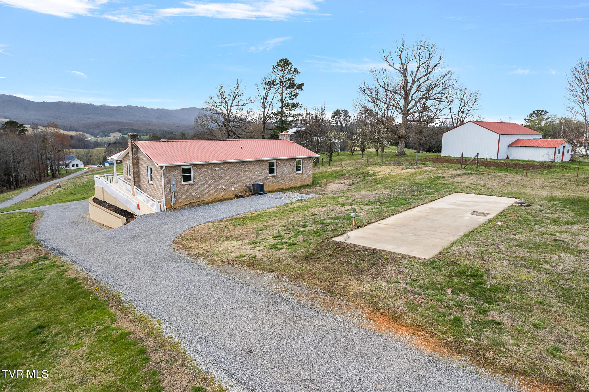 7335 Cedar Creek Road Property Photo 3