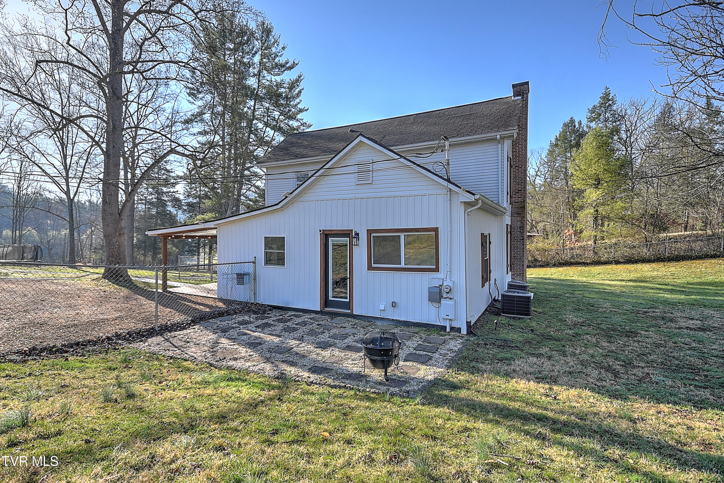 371 Glenwood Road Property Photo 33