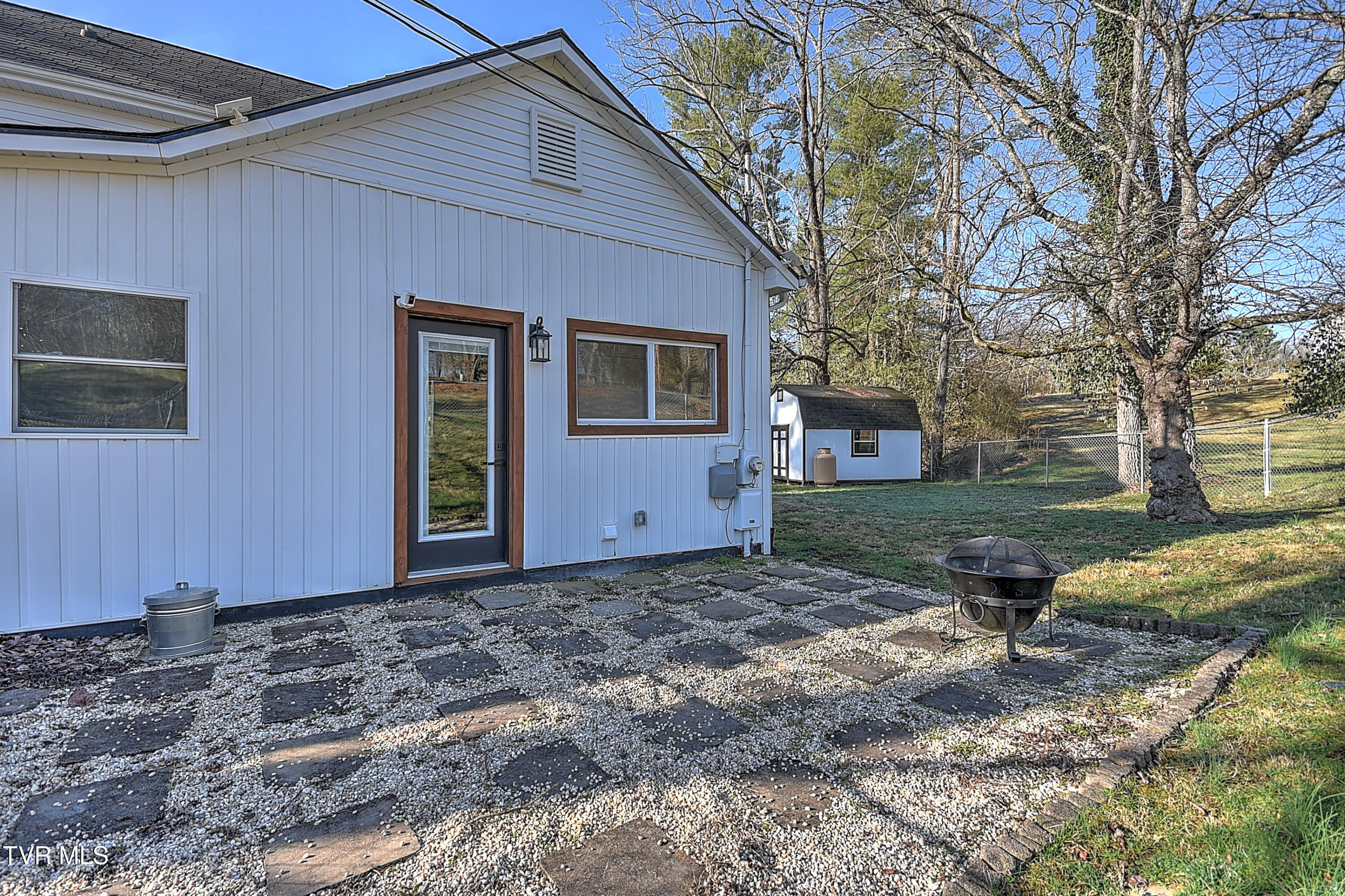 371 Glenwood Road Property Photo 34