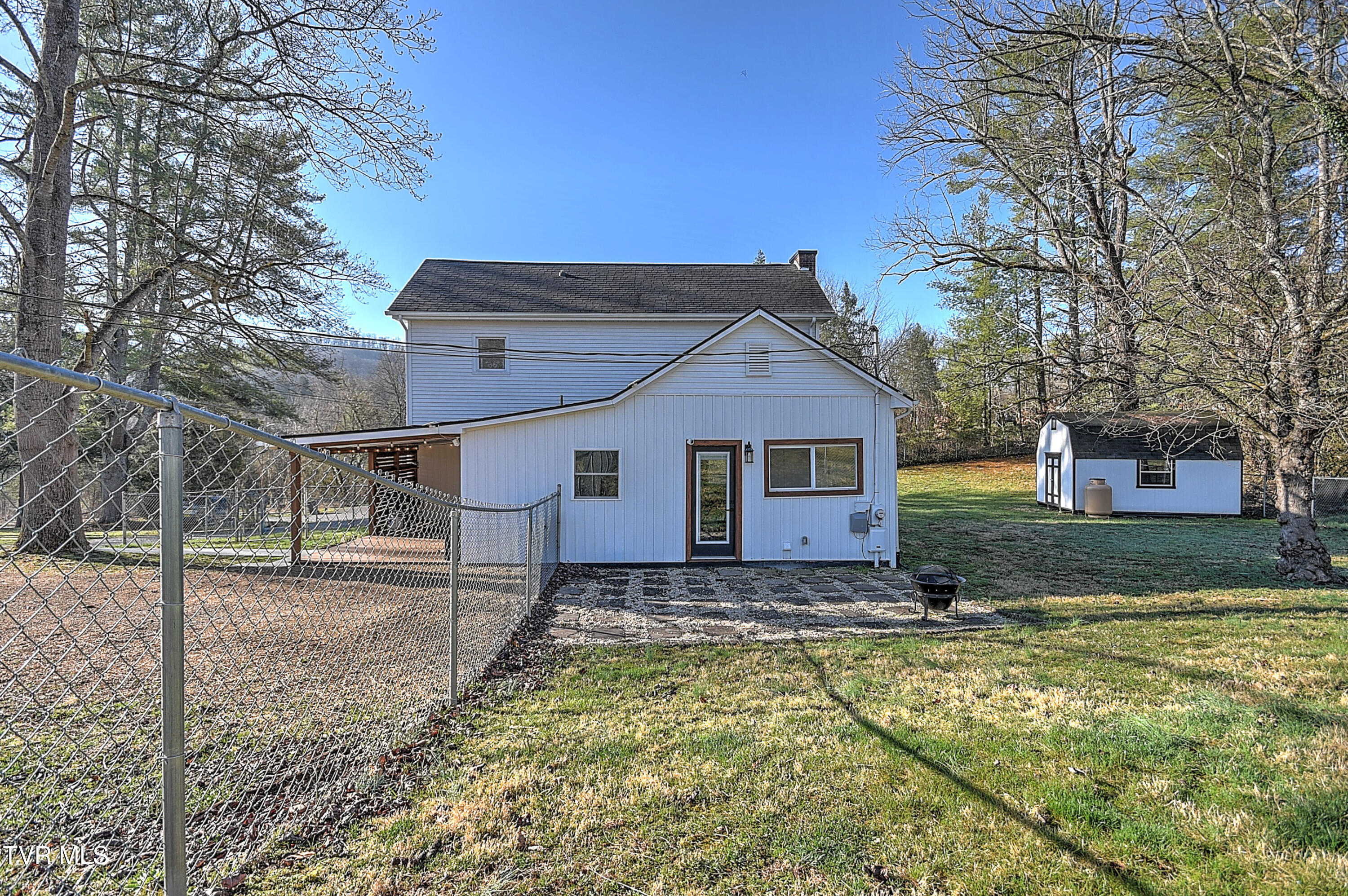 371 Glenwood Road Property Photo 38