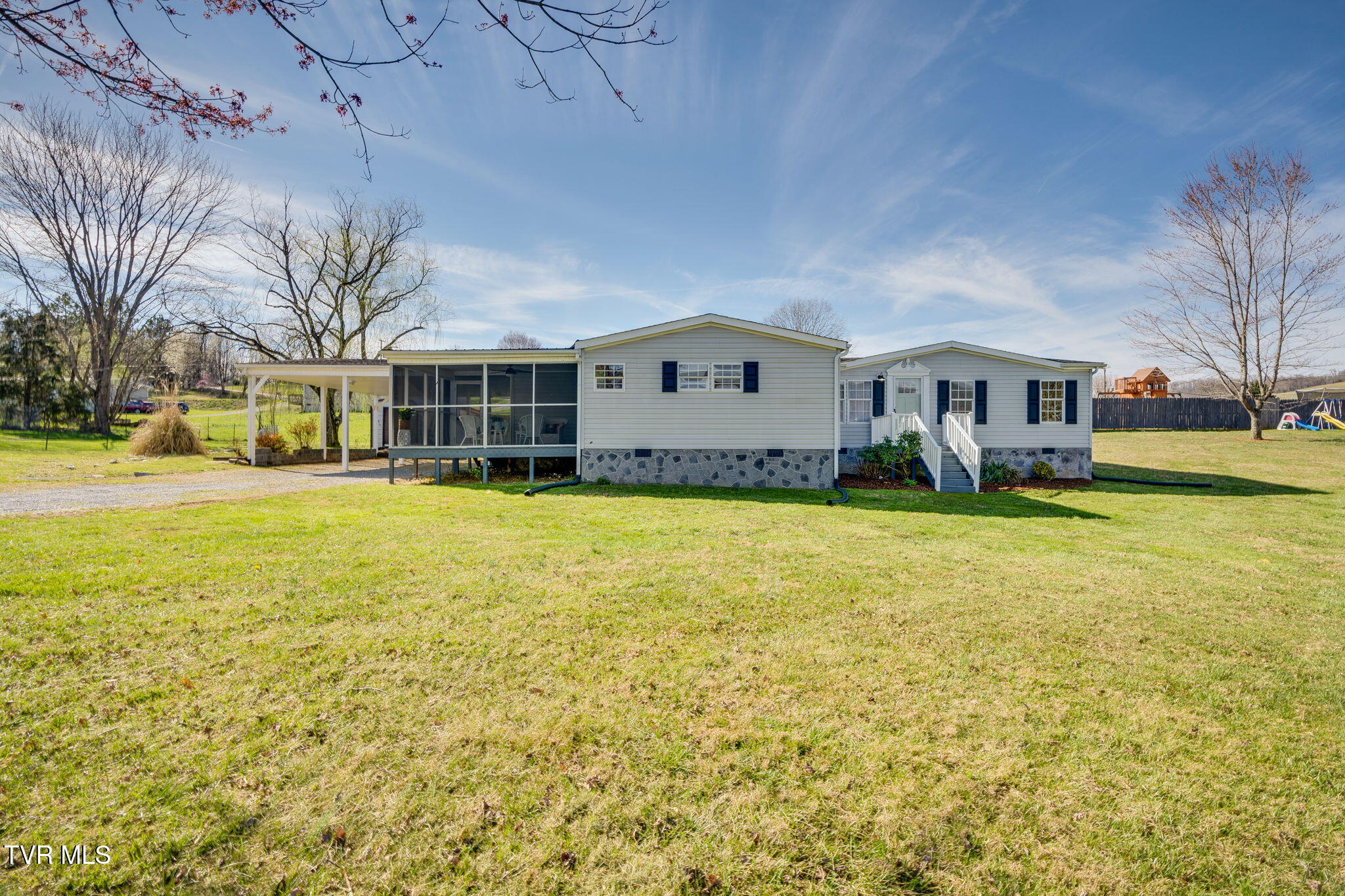 112 Cecil Vanhuss Road Property Photo 1