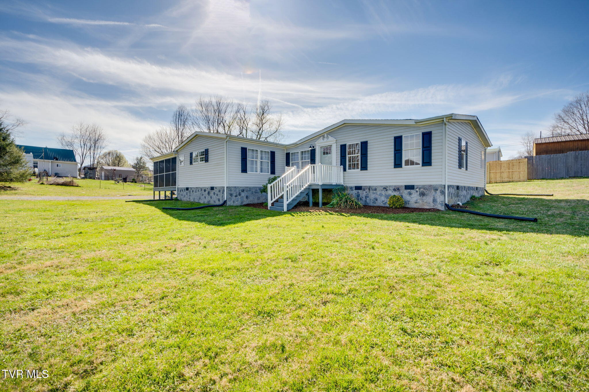 112 Cecil Vanhuss Road Property Photo 2