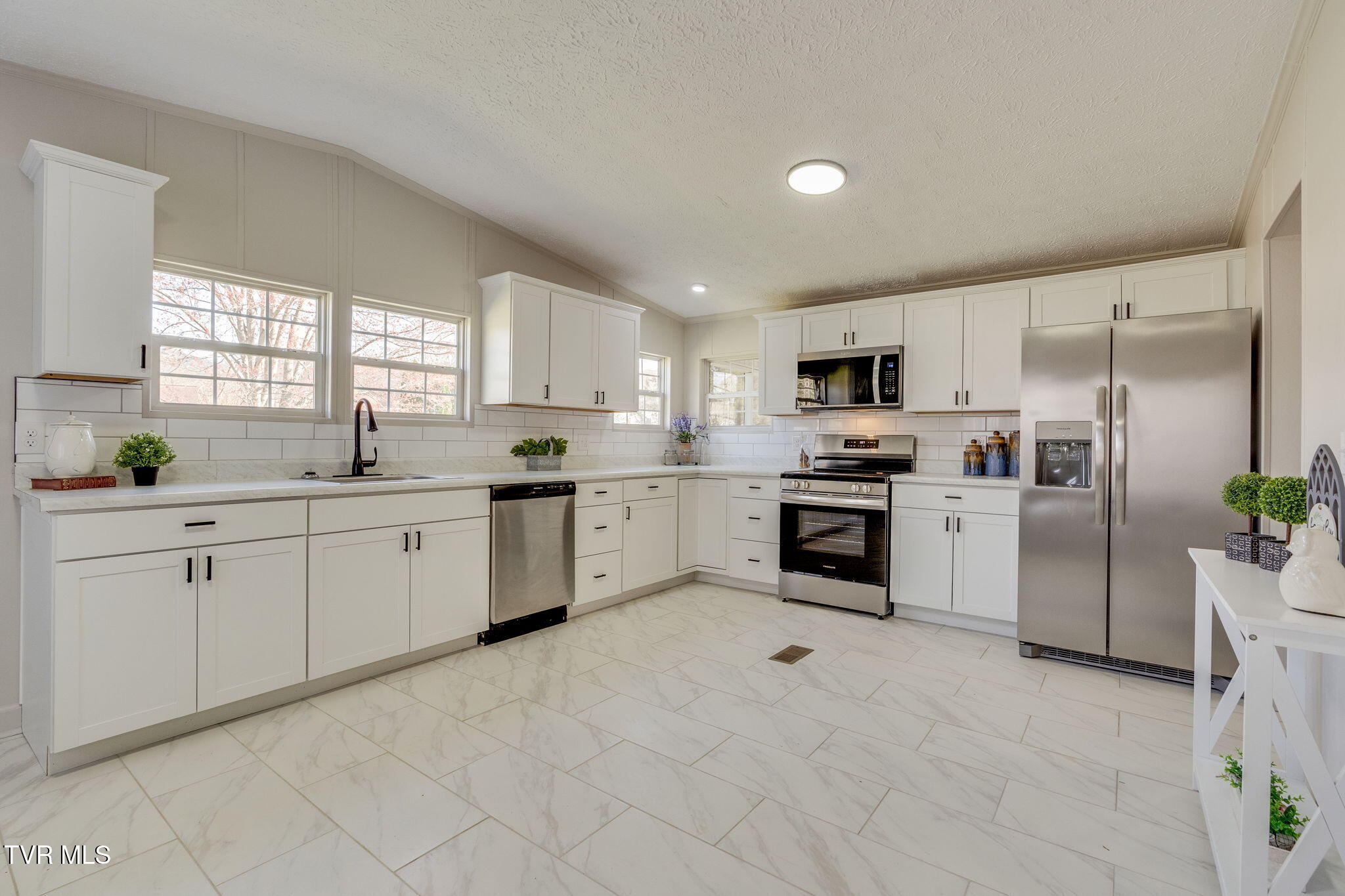 112 Cecil Vanhuss Road Property Photo 11