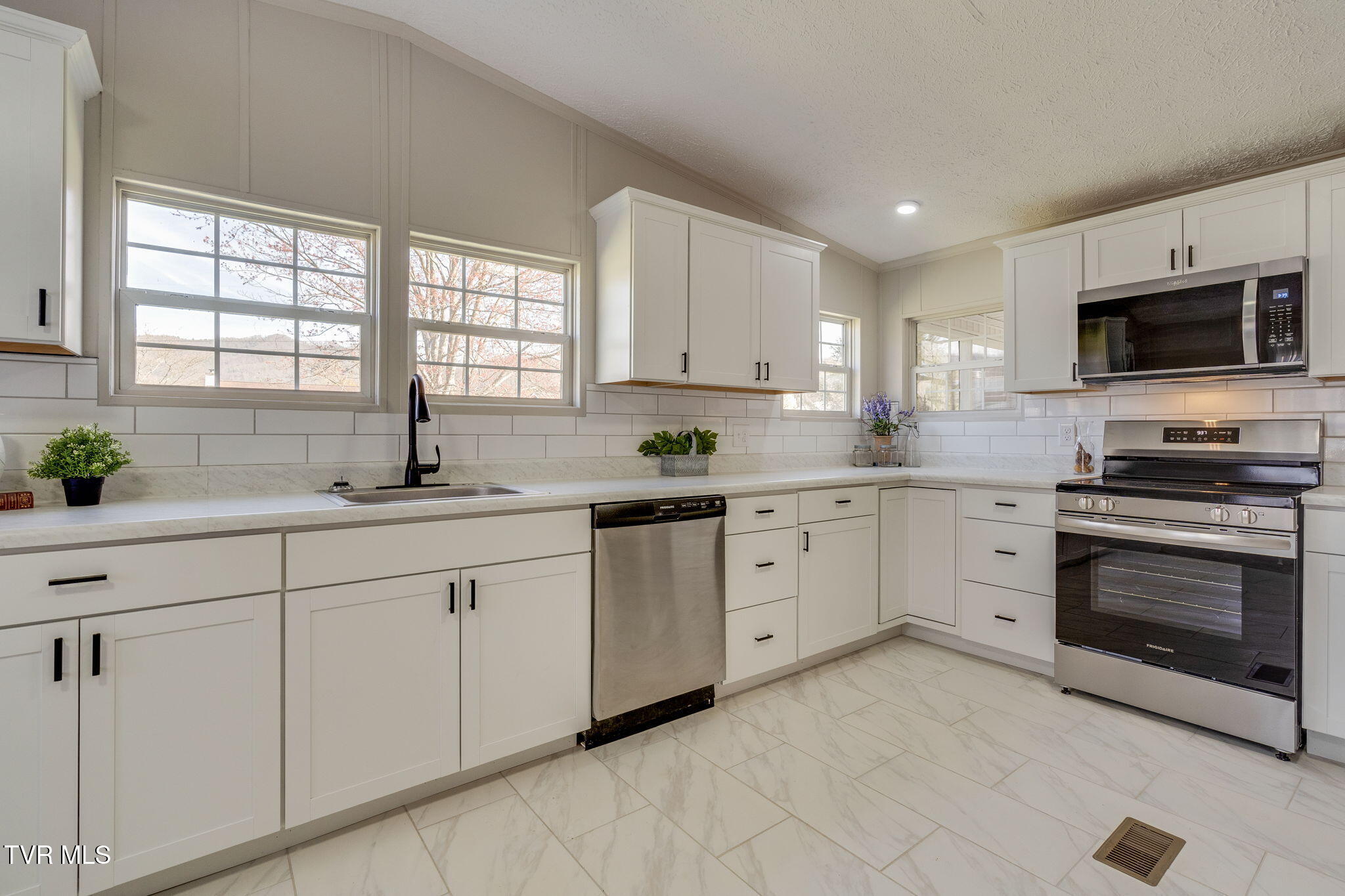 112 Cecil Vanhuss Road Property Photo 12