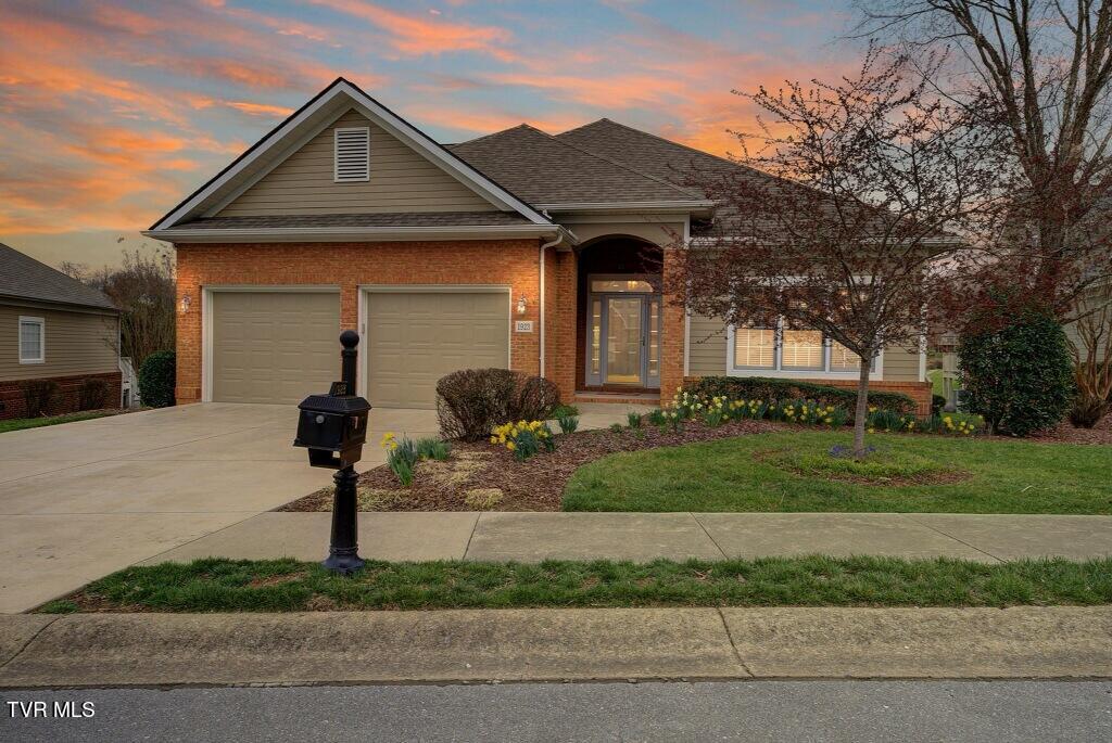 1923 Waters Edge Drive Property Photo